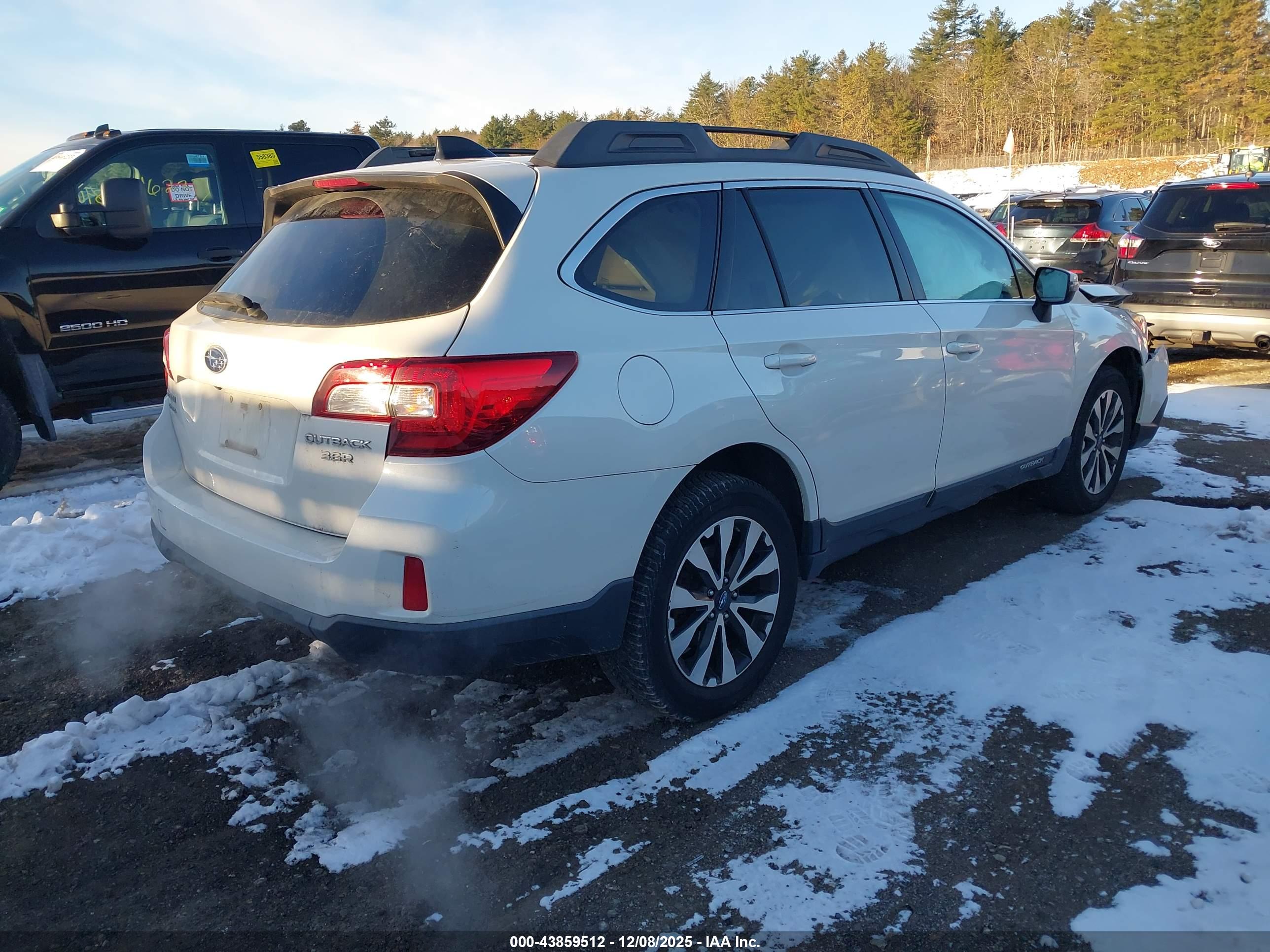 SUBARU OUTBACK image 4