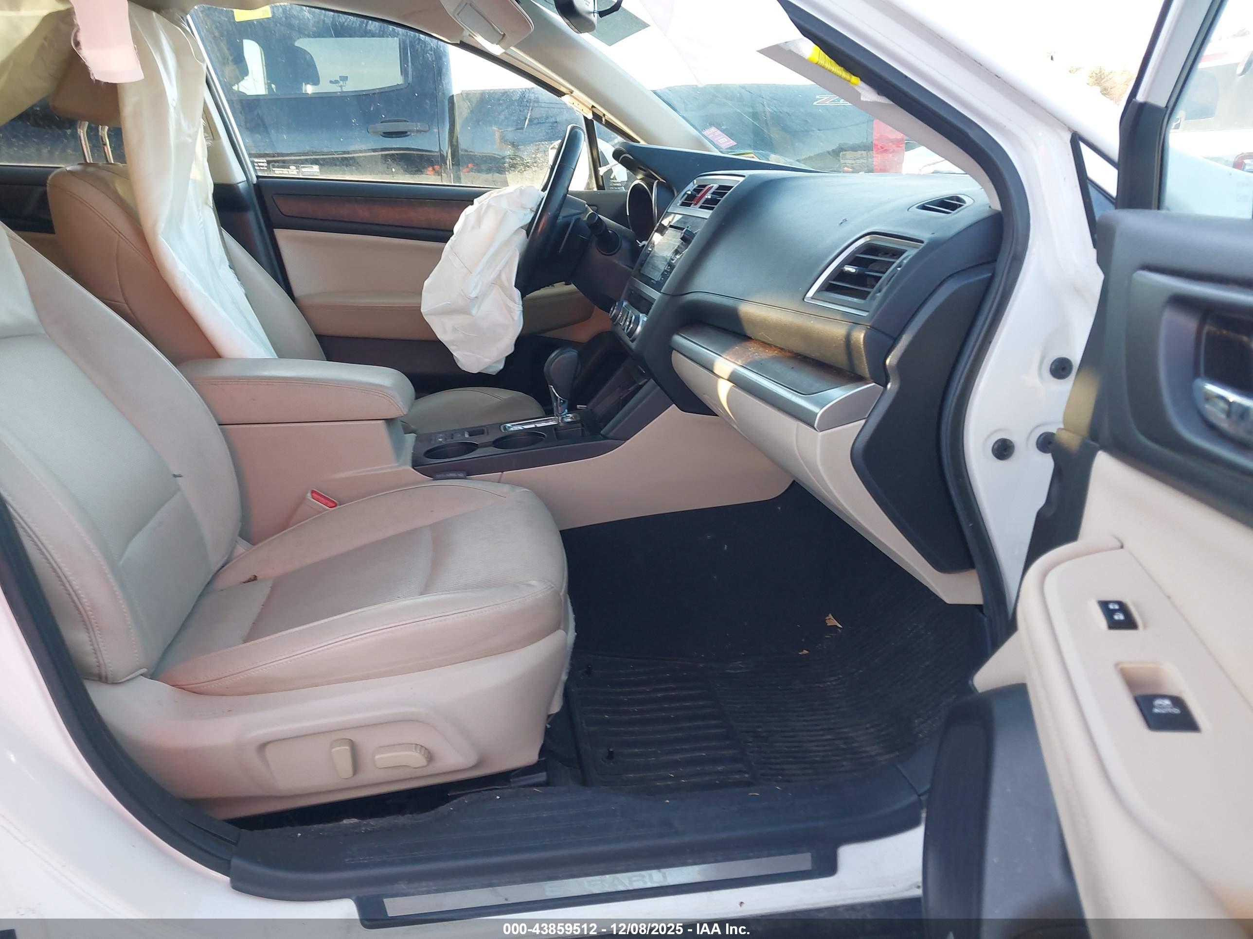 SUBARU OUTBACK image 5