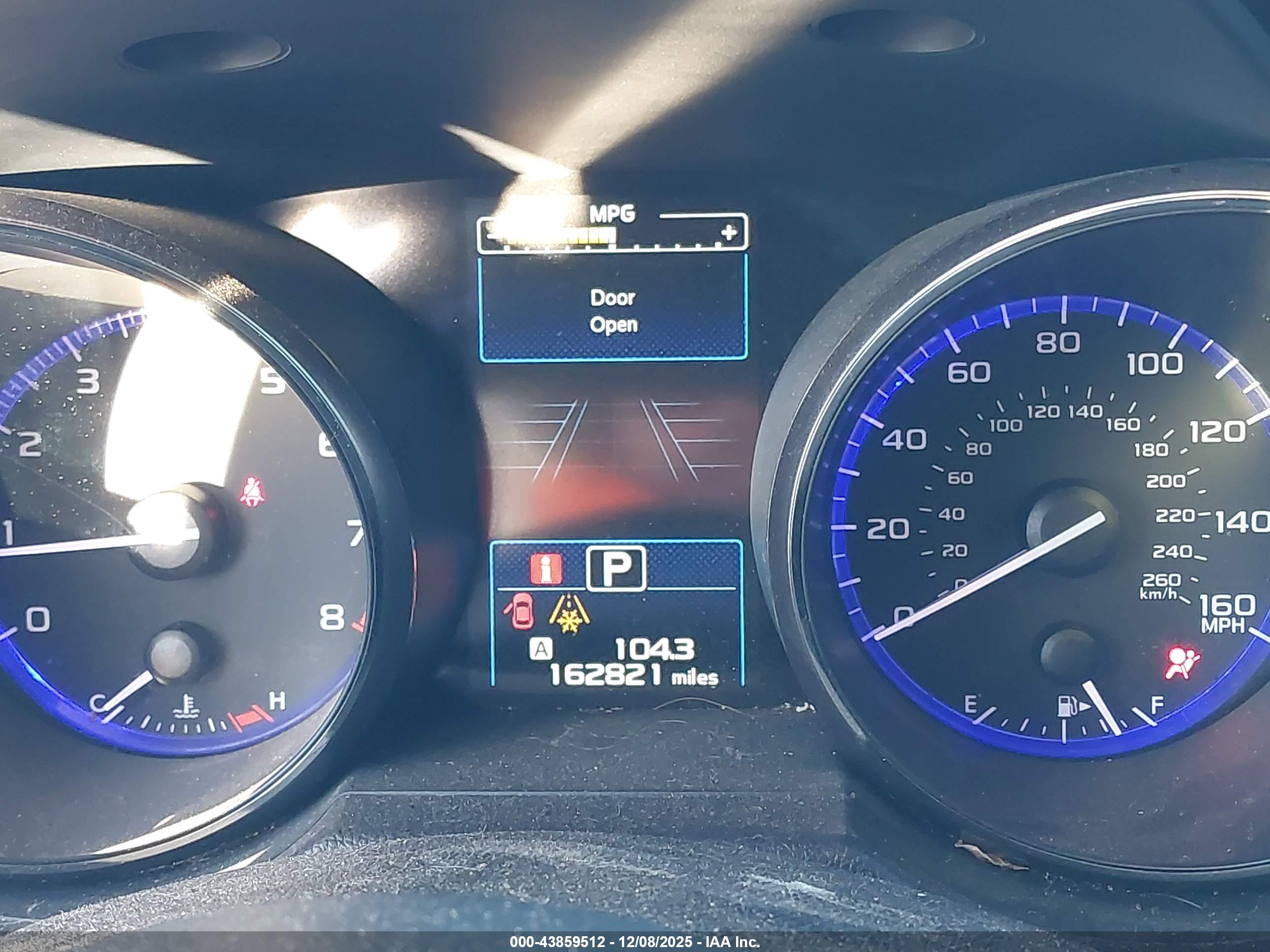 SUBARU OUTBACK image 7