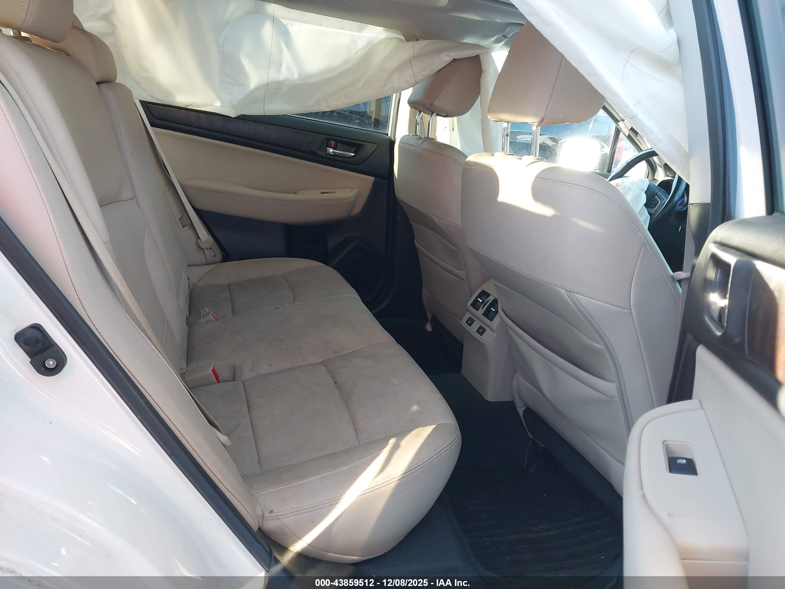 SUBARU OUTBACK image 8