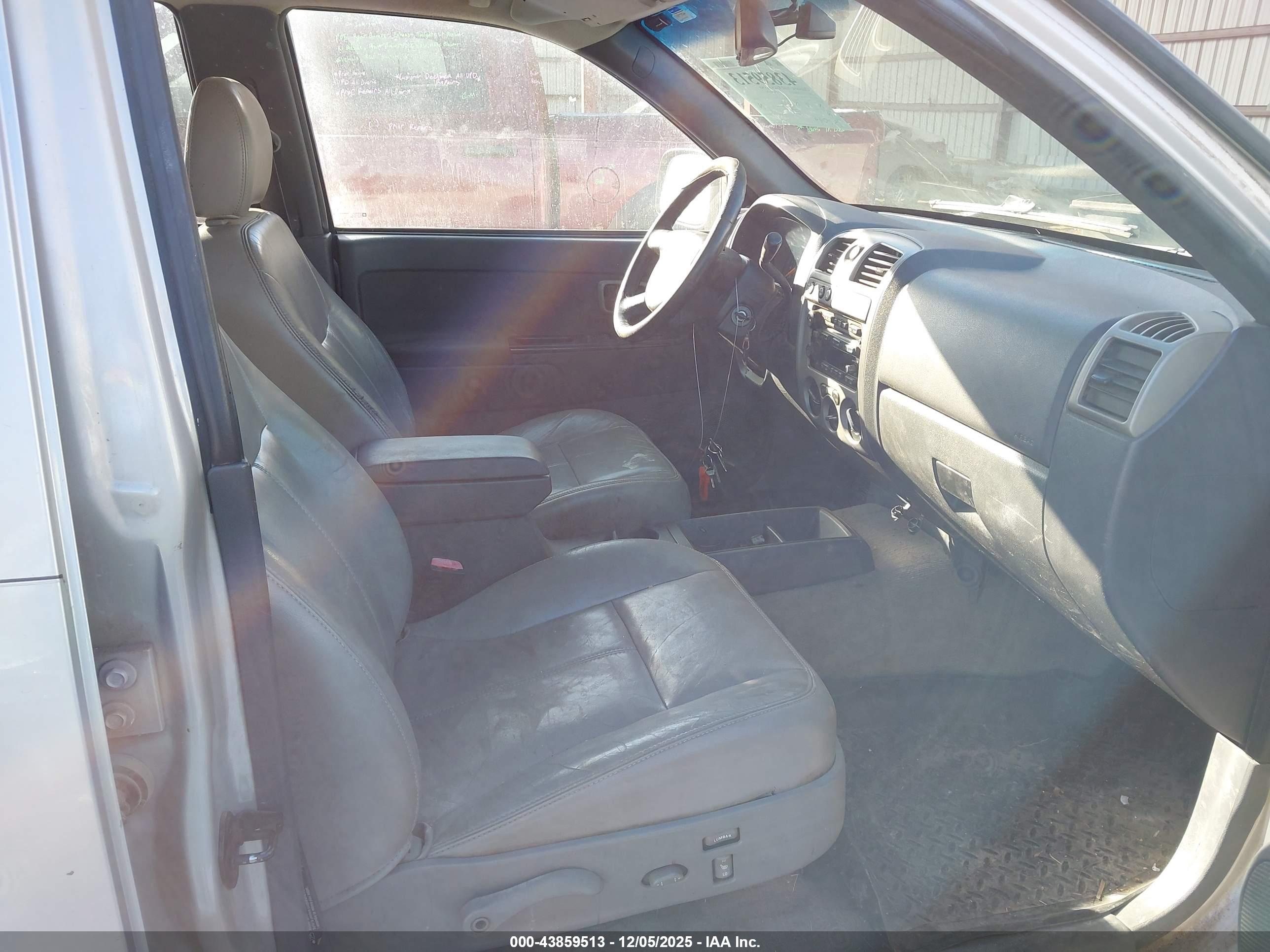 CHEVROLET COLORADO image 5