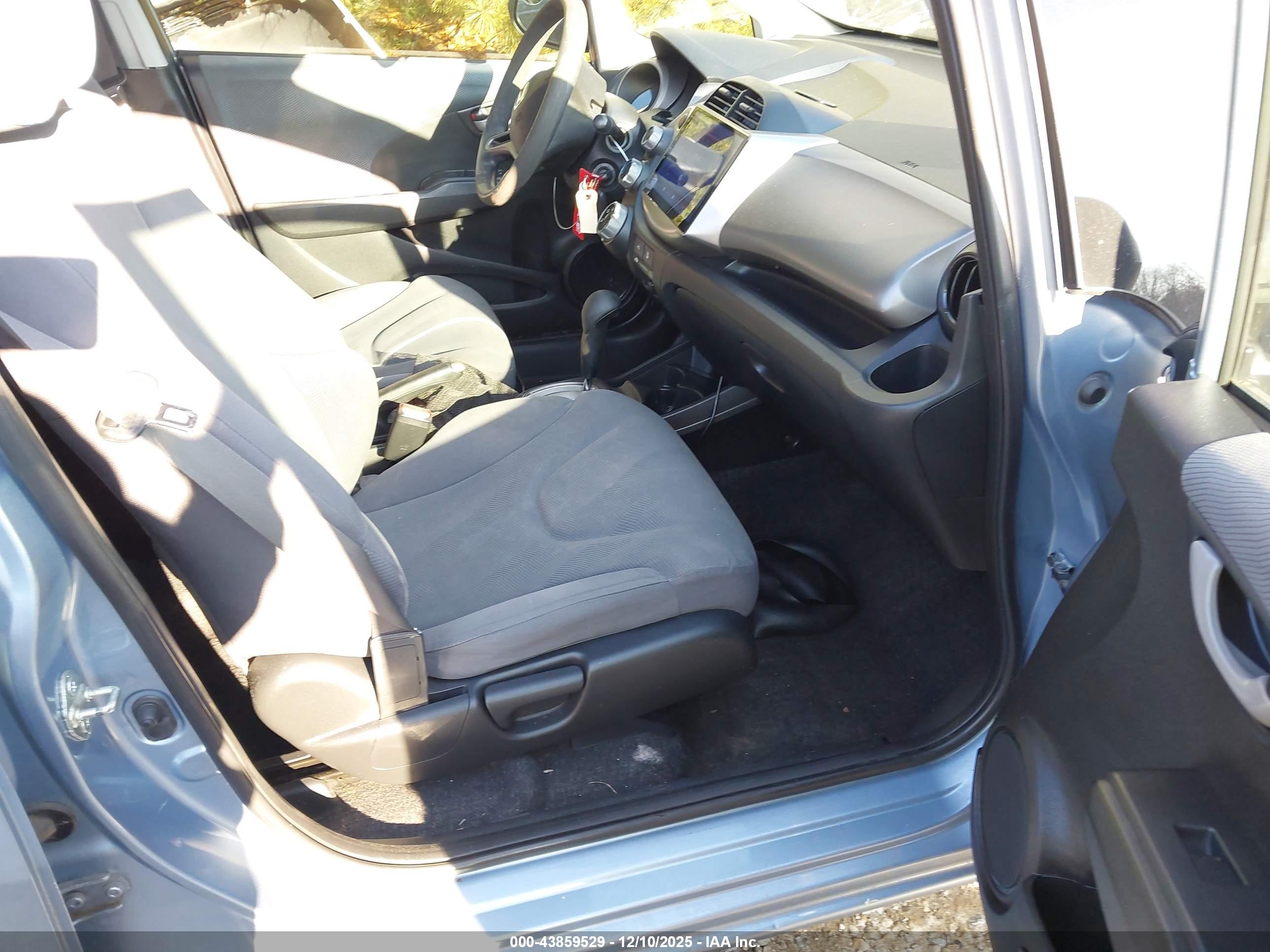 HONDA FIT image 5