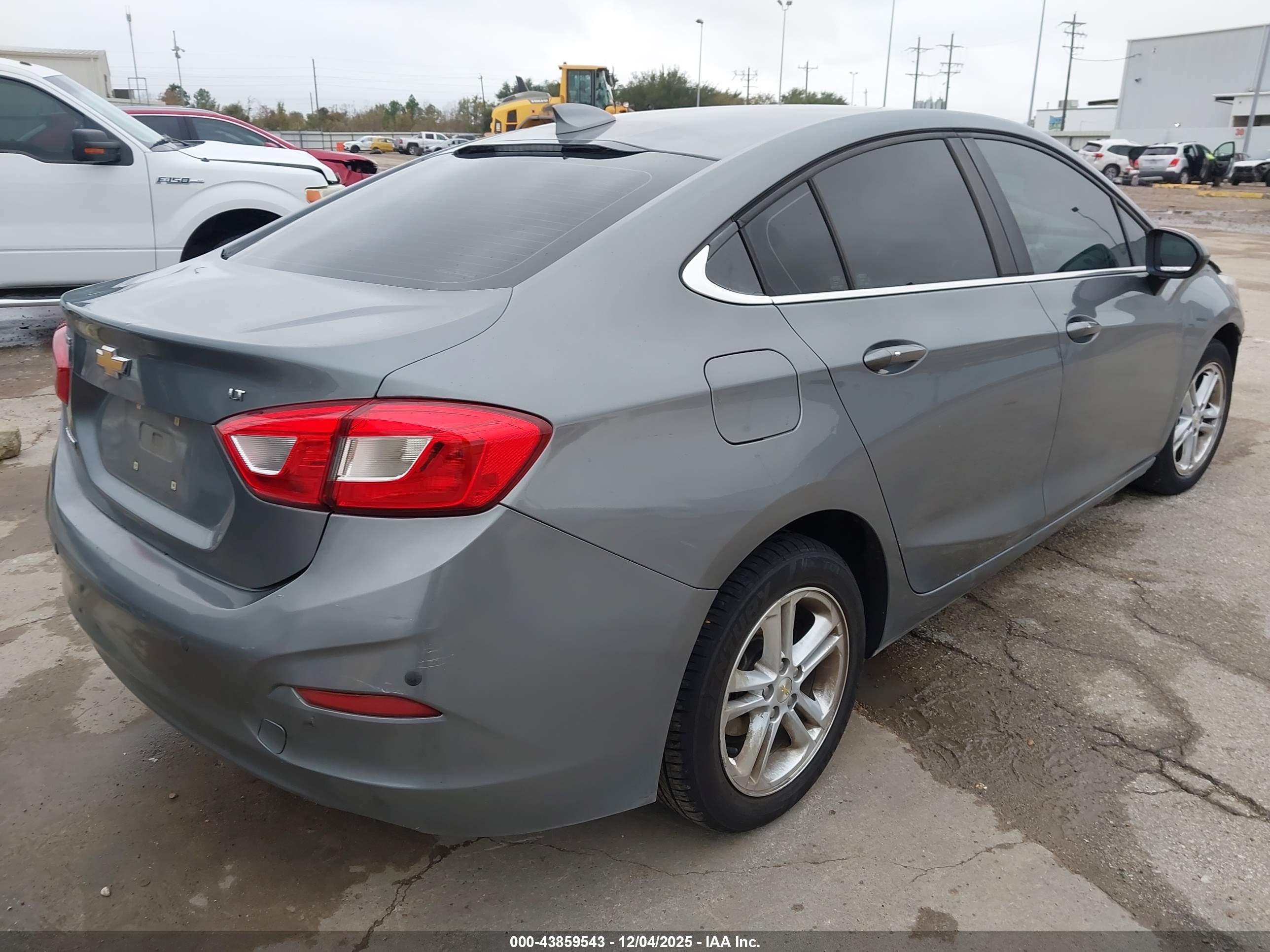 CHEVROLET CRUZE image 4