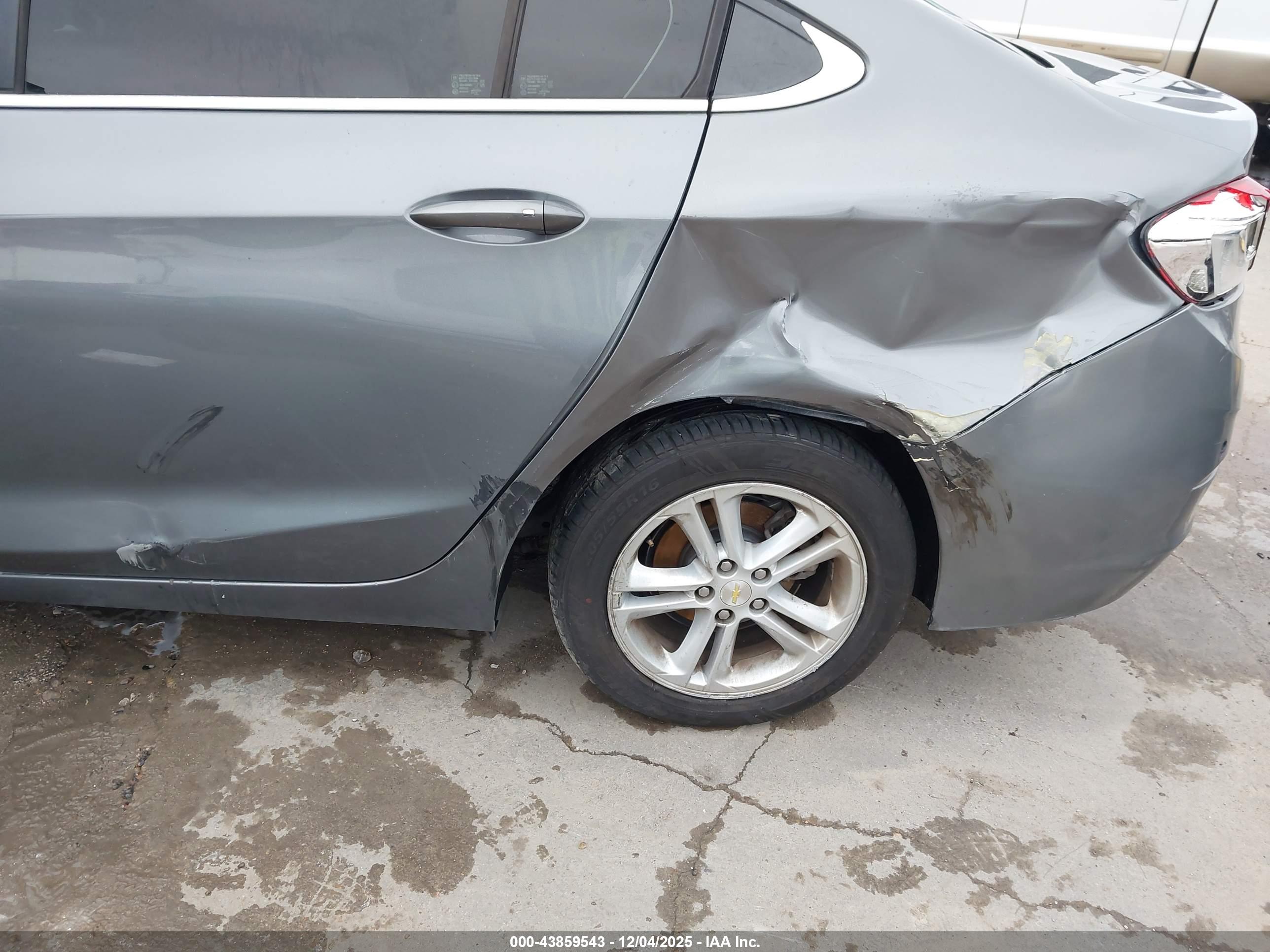 CHEVROLET CRUZE image 6