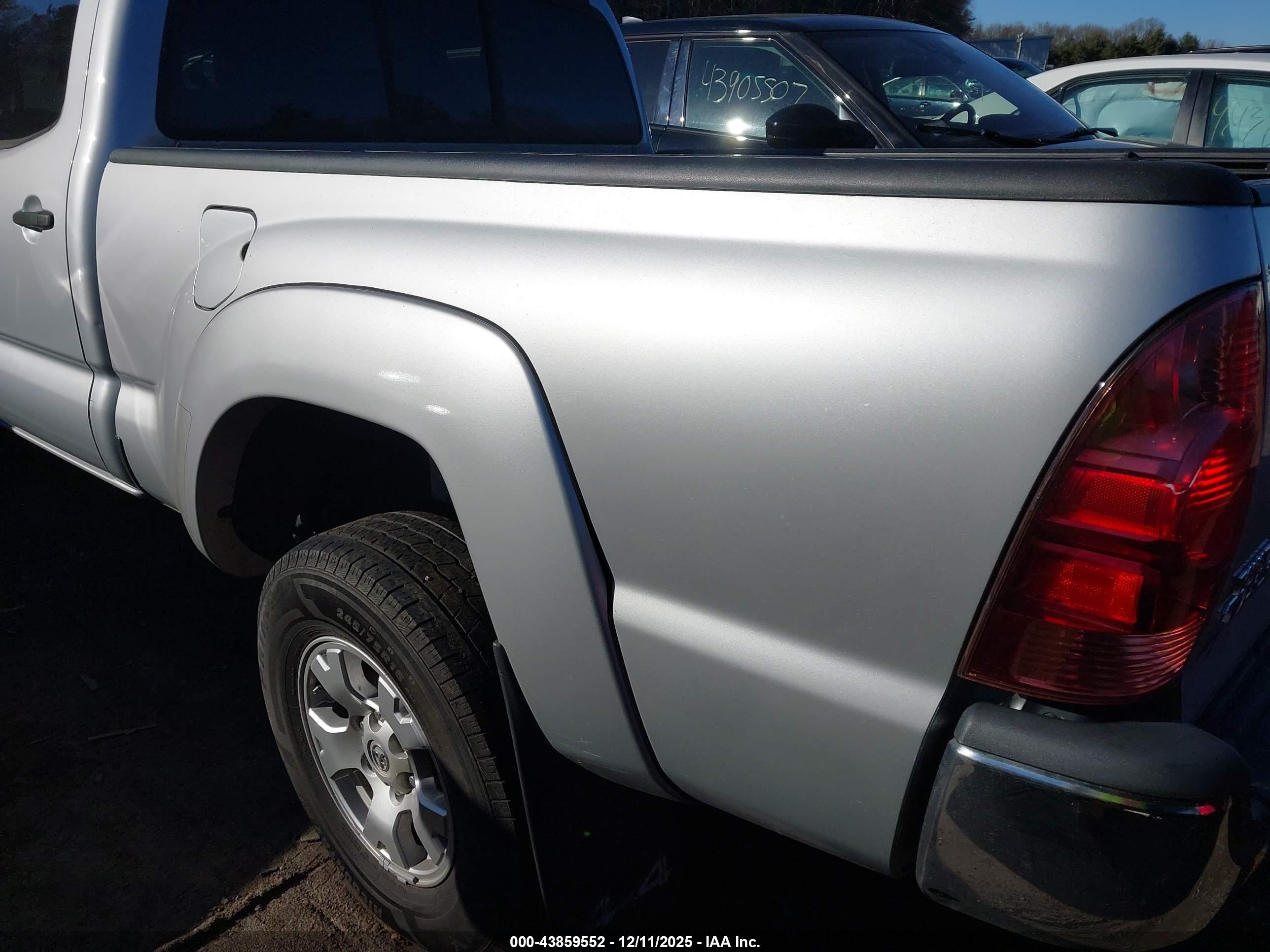 TOYOTA TACOMA image 3
