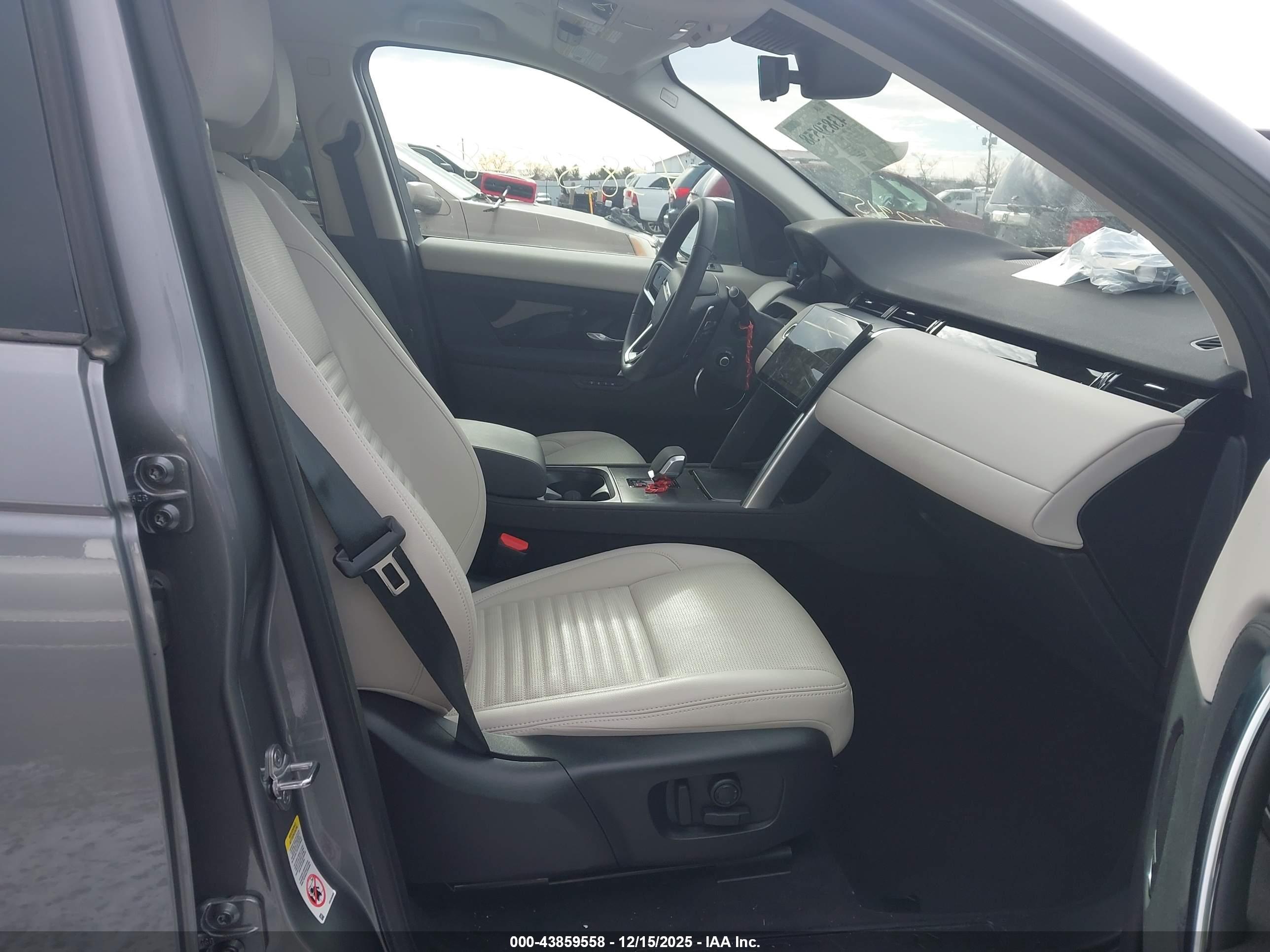 LAND ROVER image 5