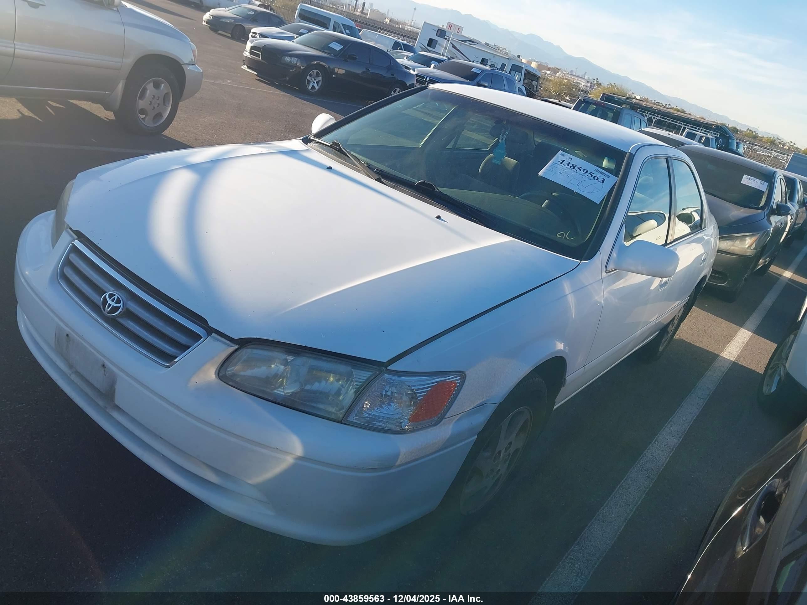 TOYOTA CAMRY image 2