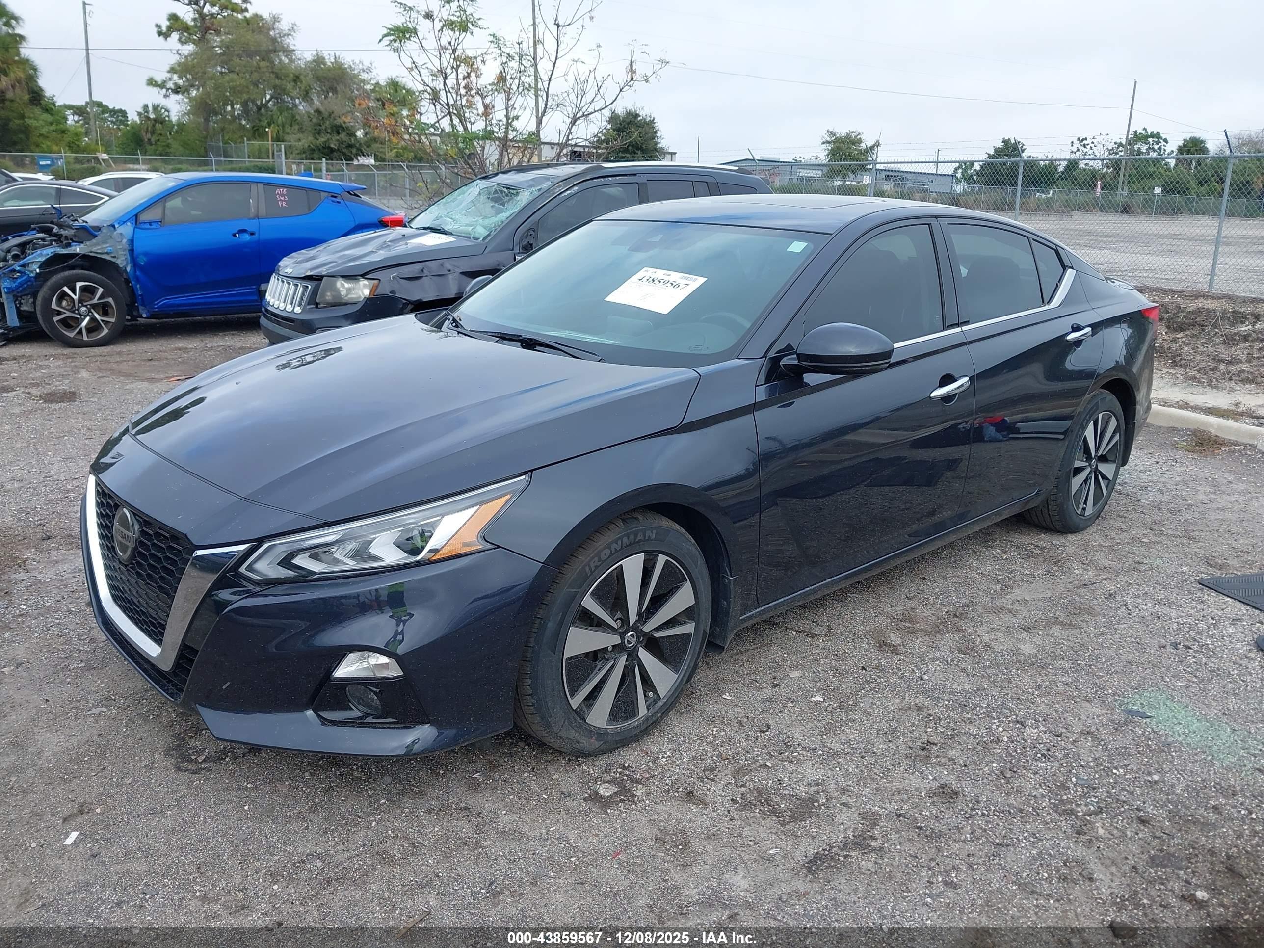 NISSAN ALTIMA image 2