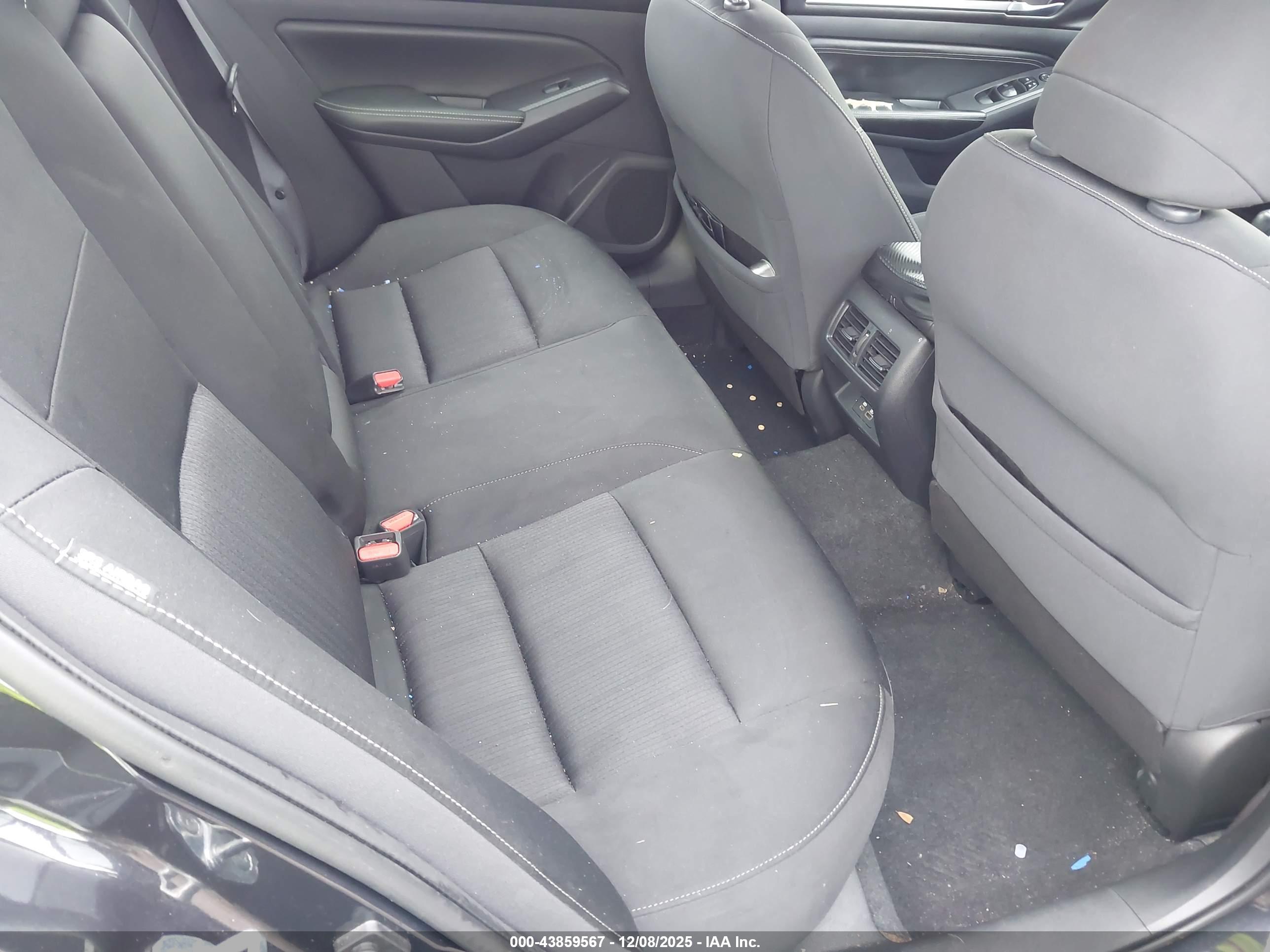 NISSAN ALTIMA image 8