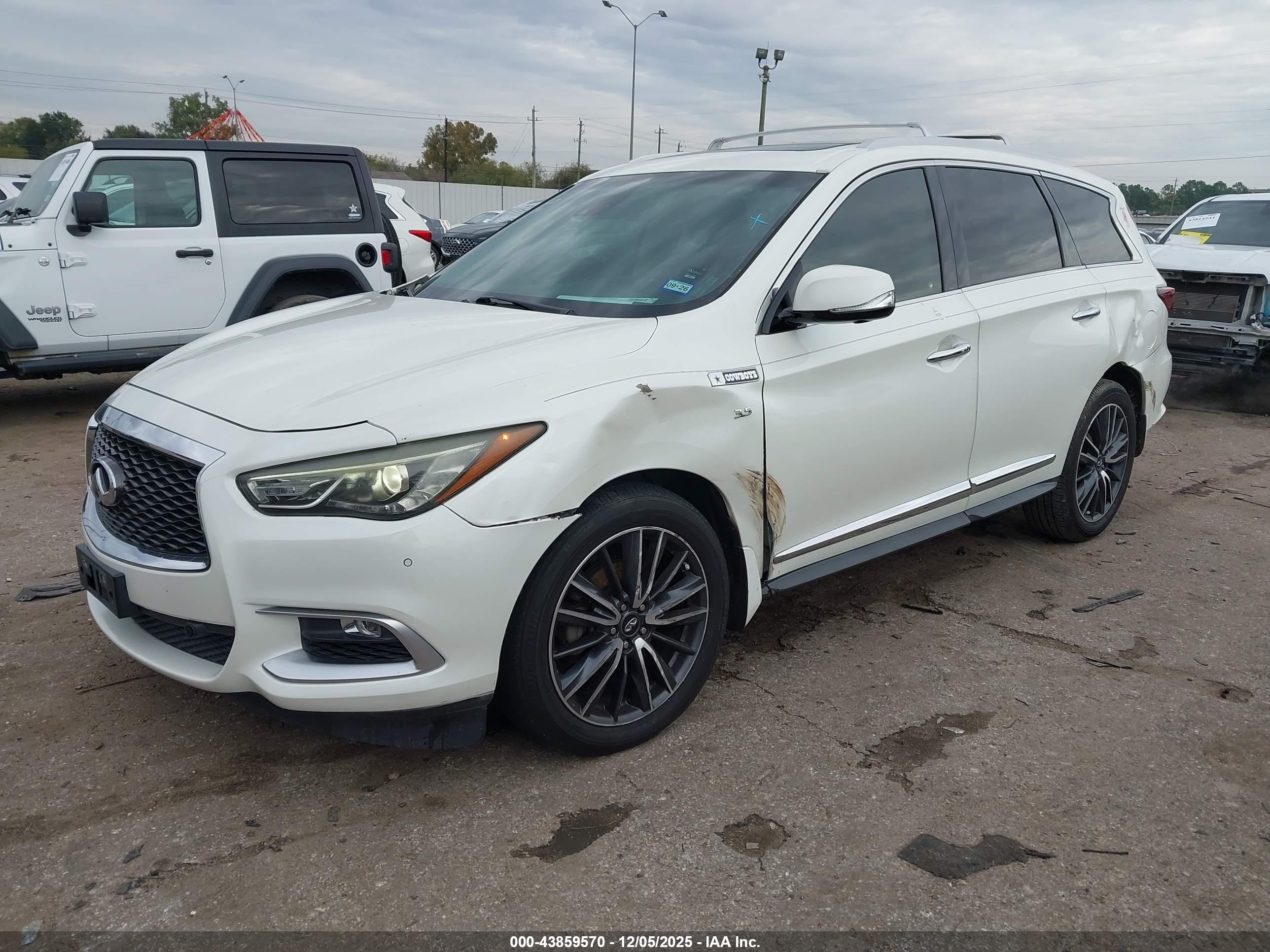 INFINITI QX60 image 2