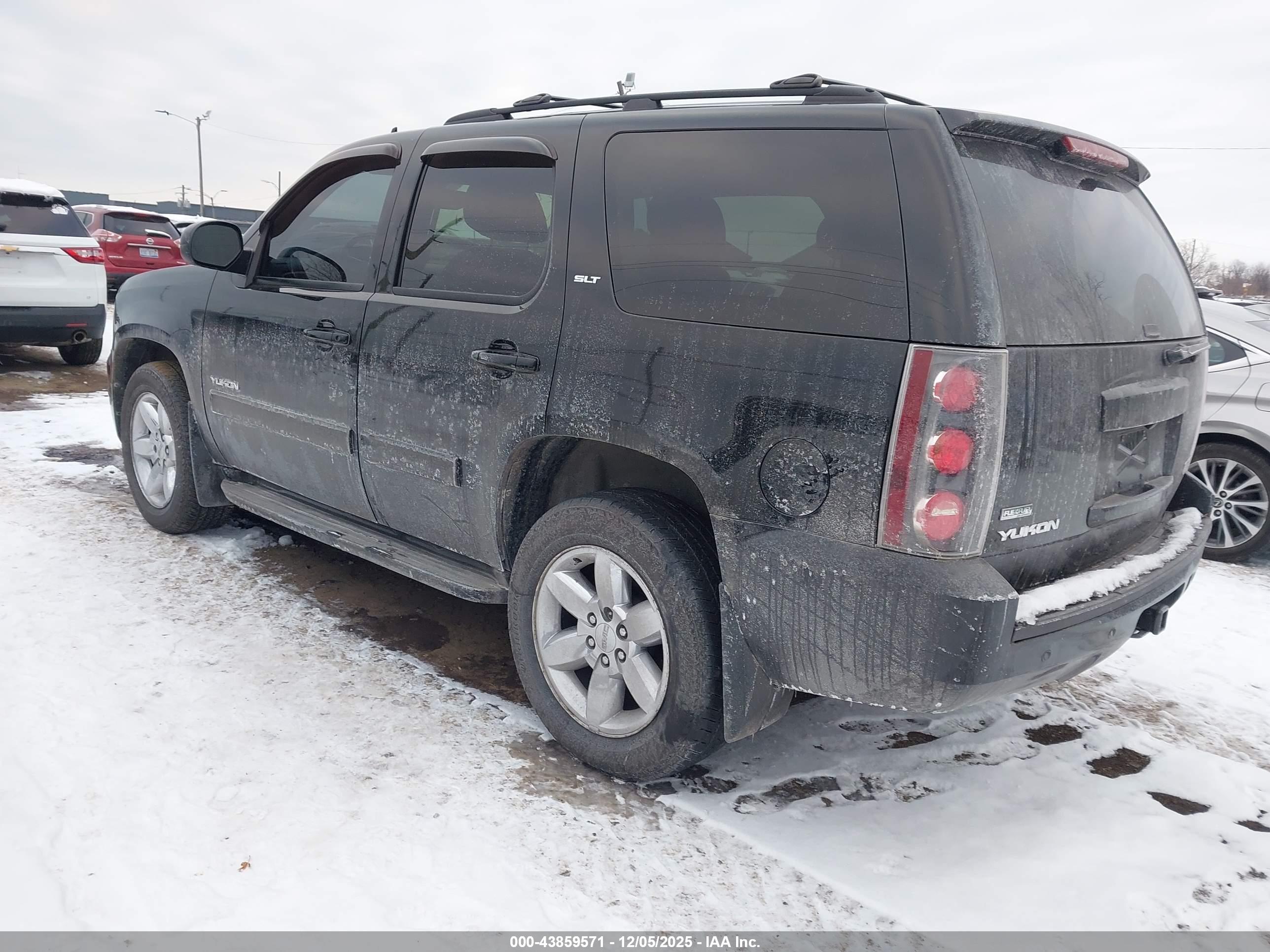 GMC YUKON image 3