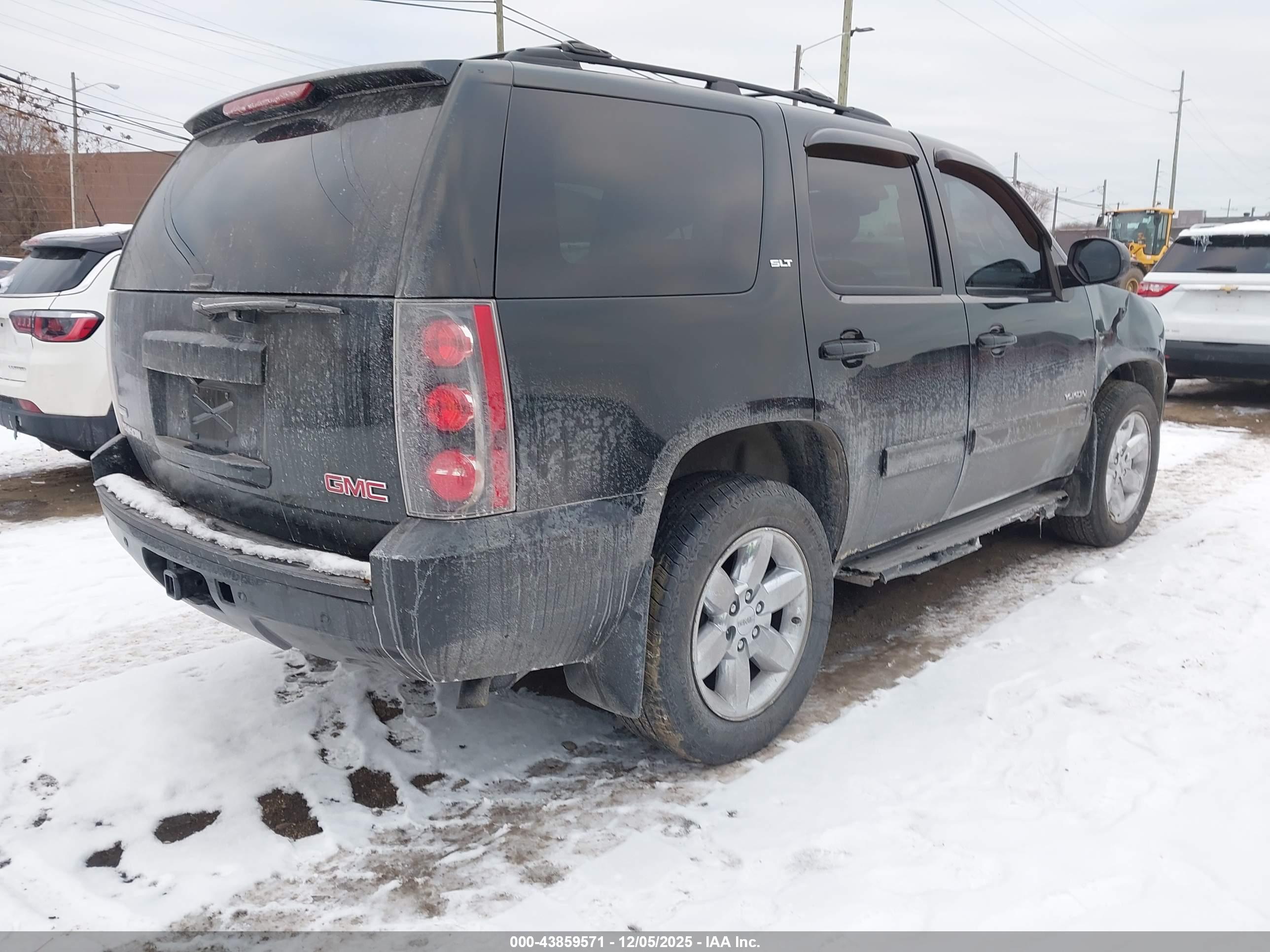 GMC YUKON image 4