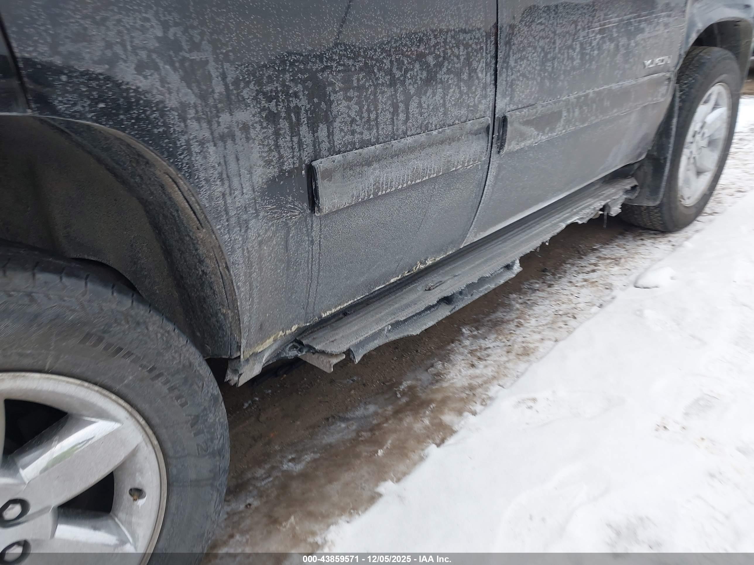 GMC YUKON image 6