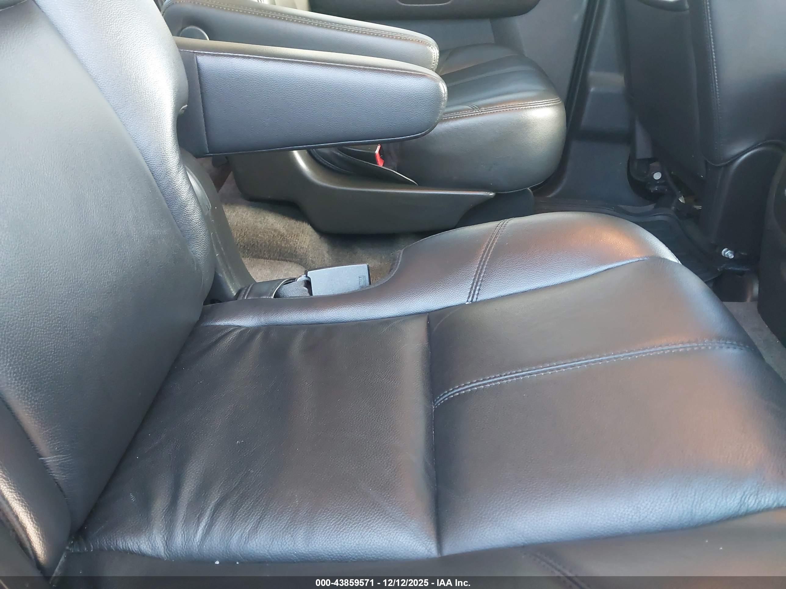 GMC YUKON image 8