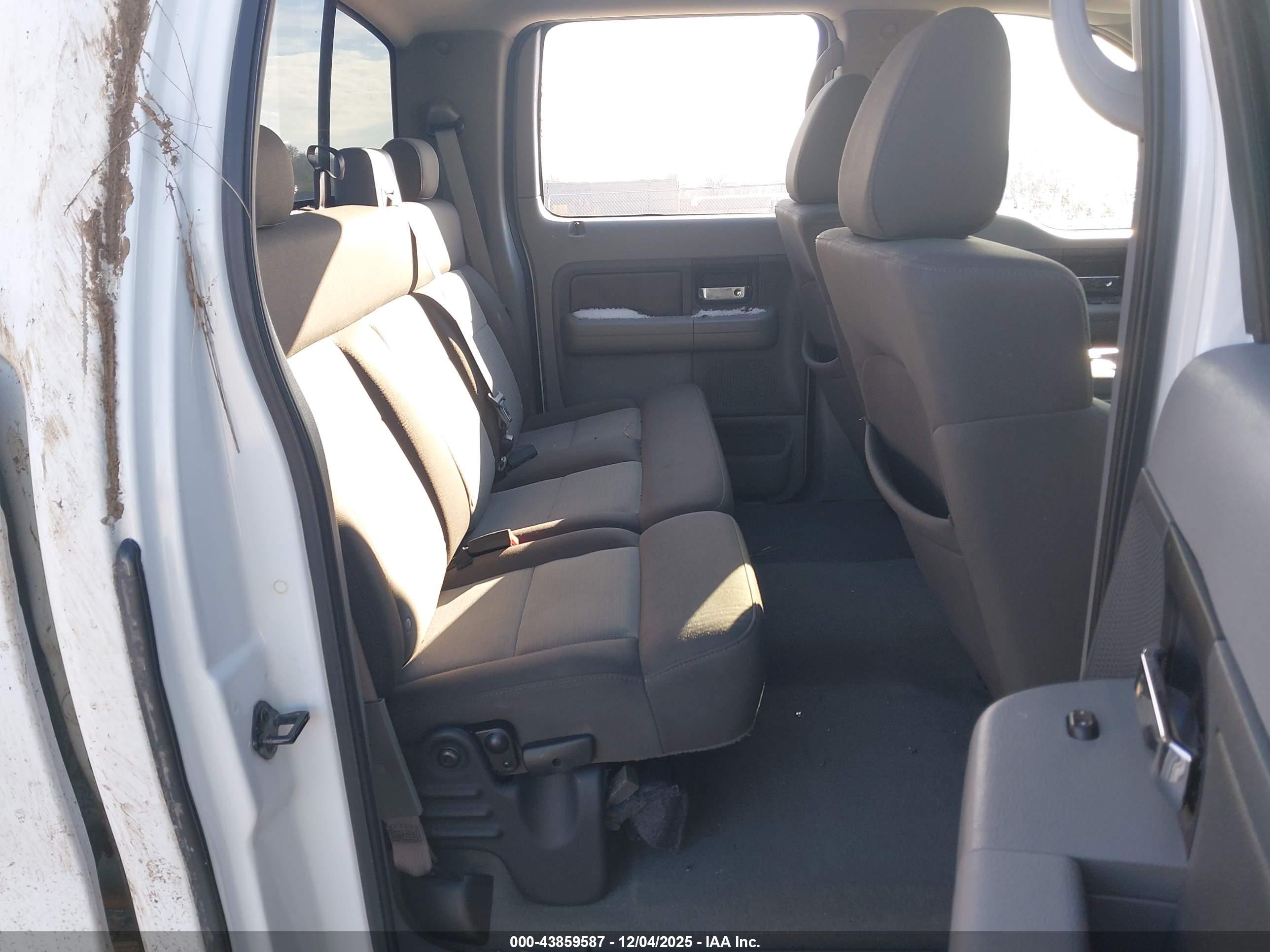 FORD F-150 image 8