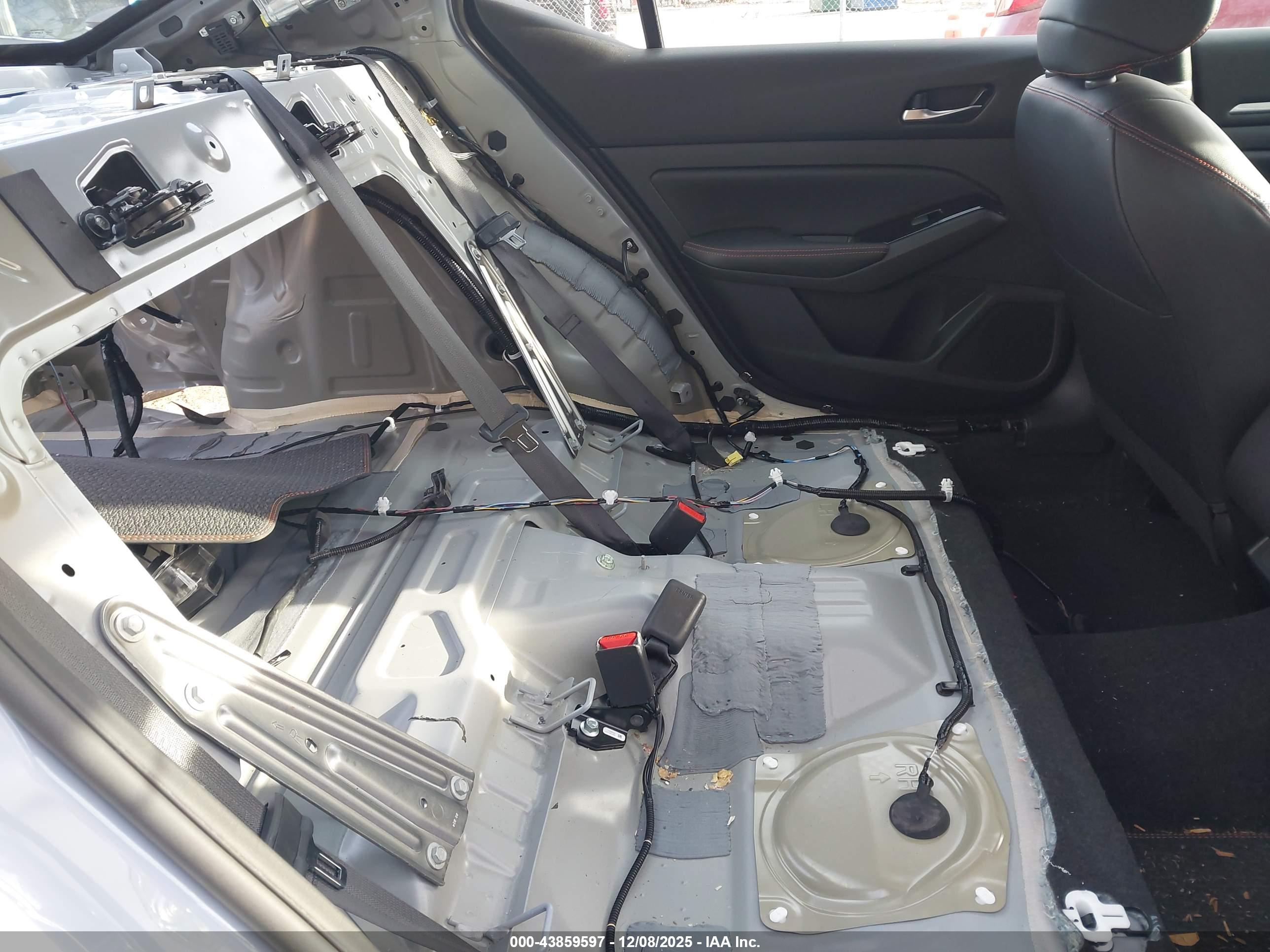 NISSAN ALTIMA image 8