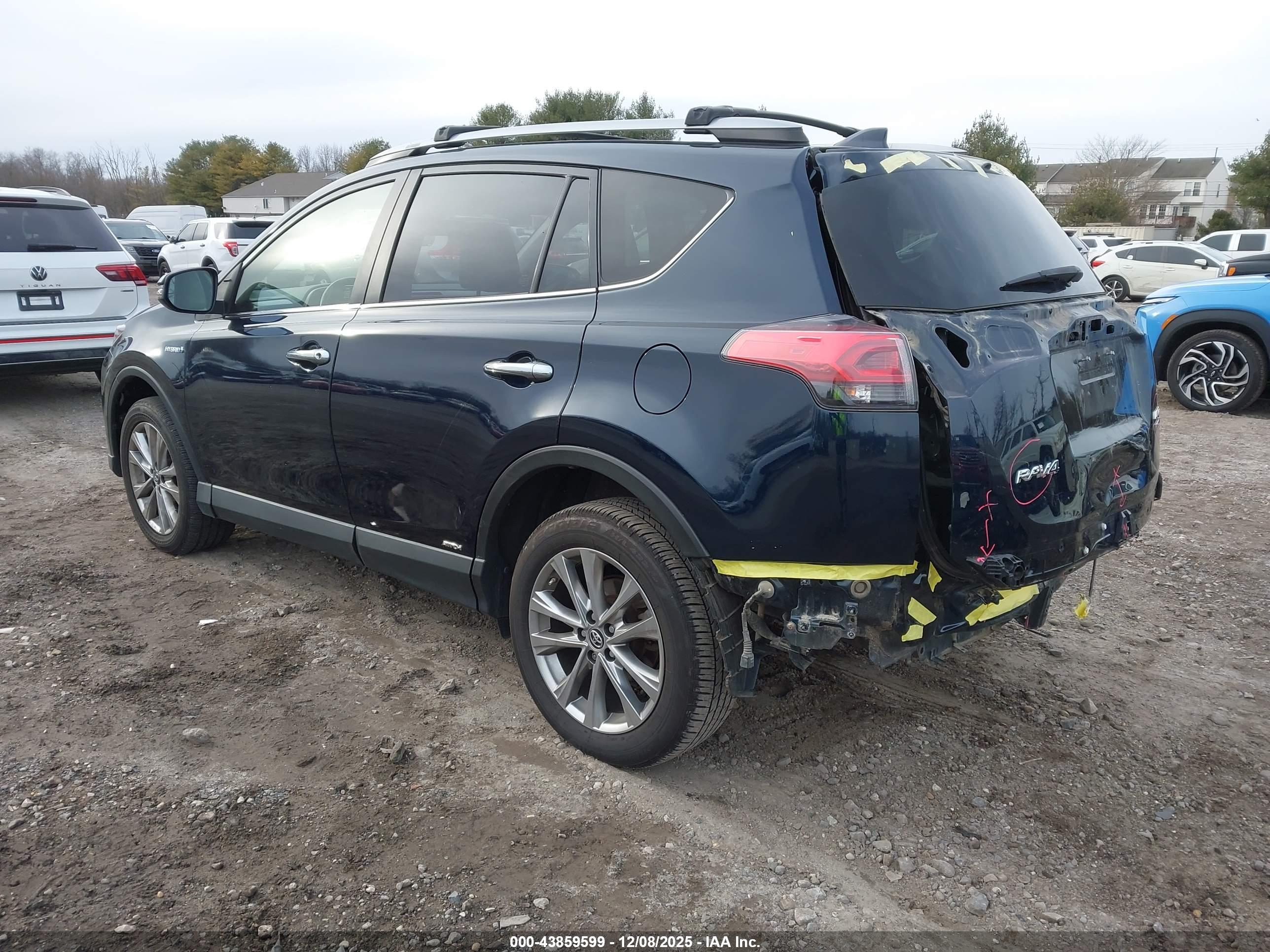 TOYOTA RAV4 image 3