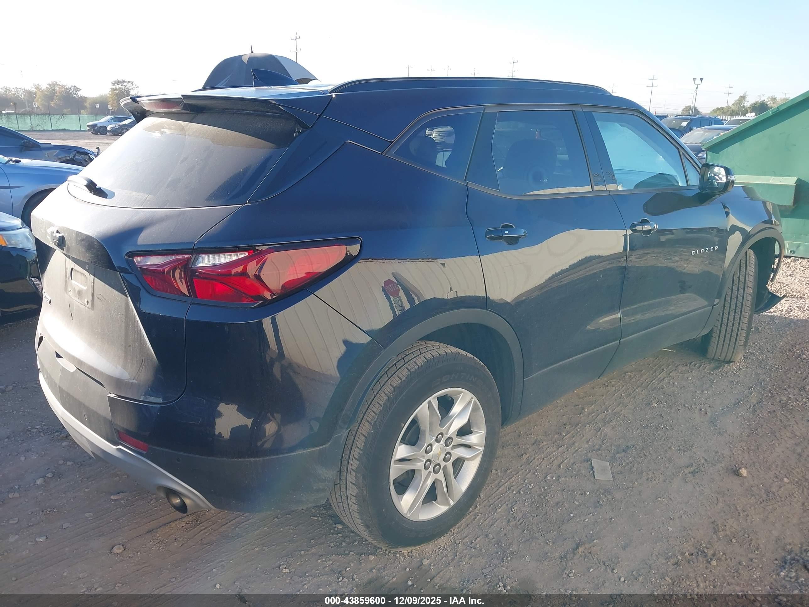 CHEVROLET BLAZER image 4
