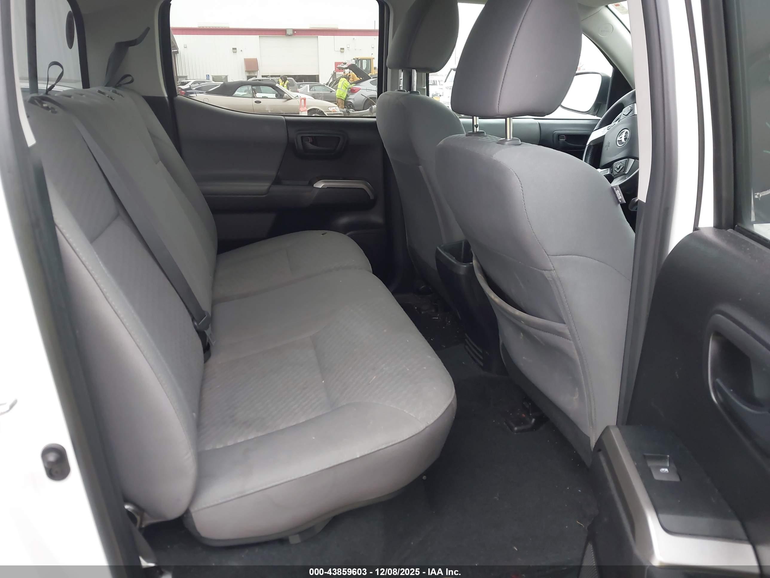 TOYOTA TACOMA image 8