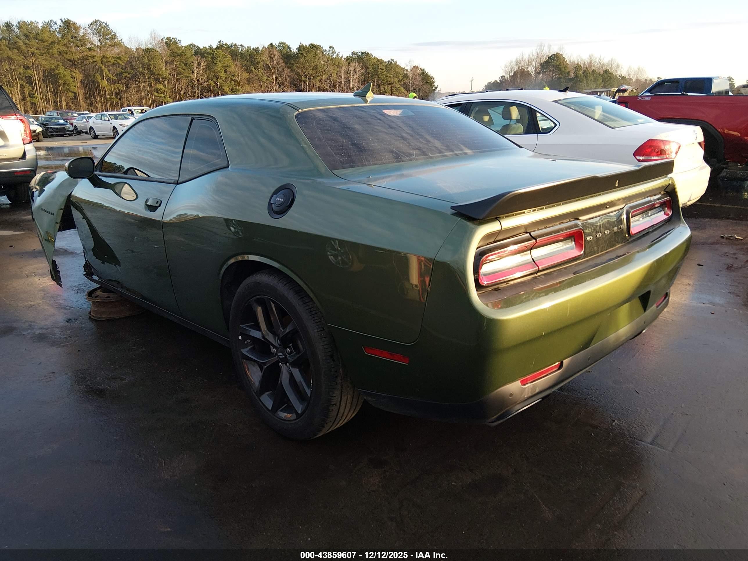 DODGE CHALLENGER image 3
