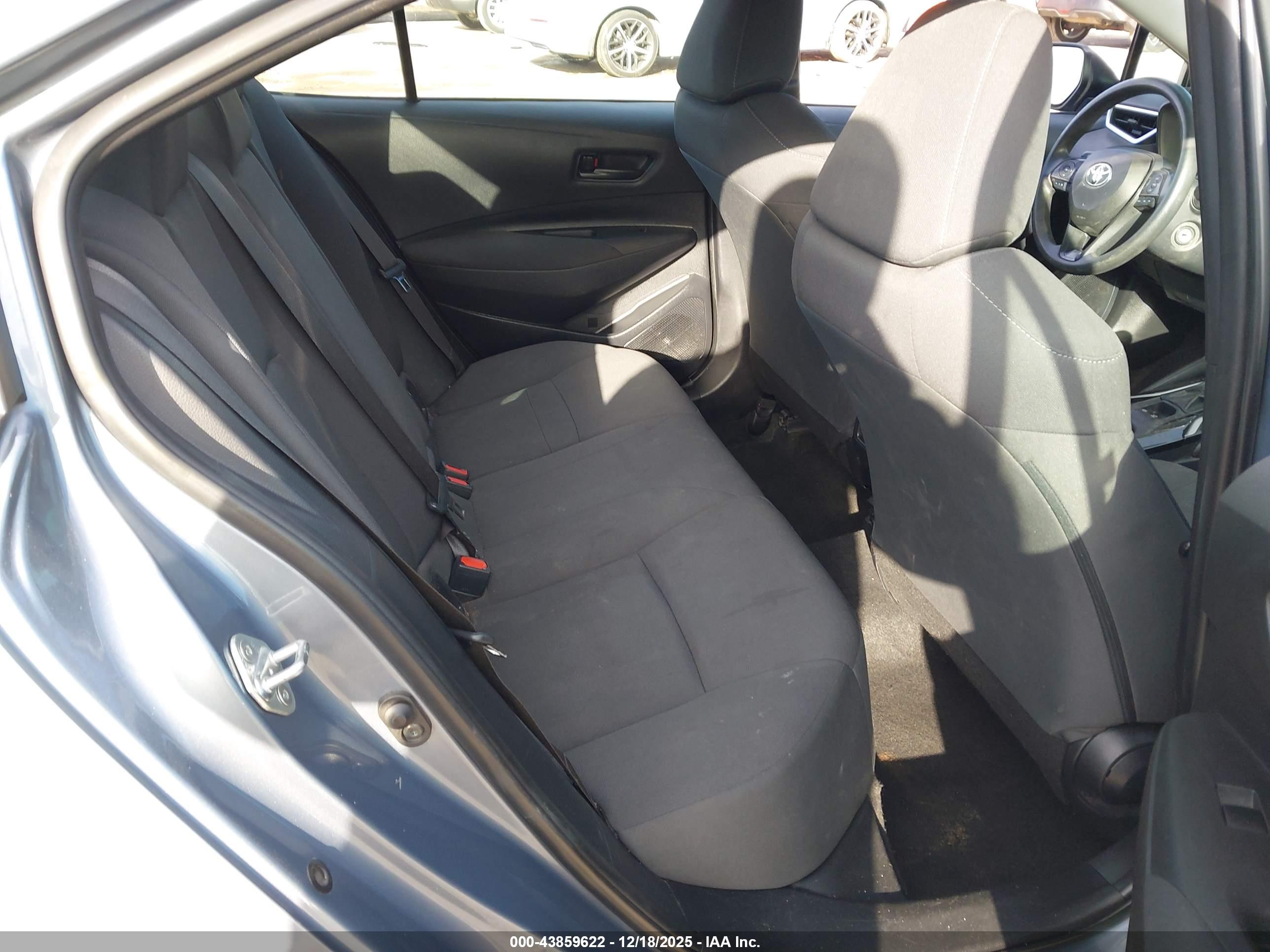 TOYOTA COROLLA image 8
