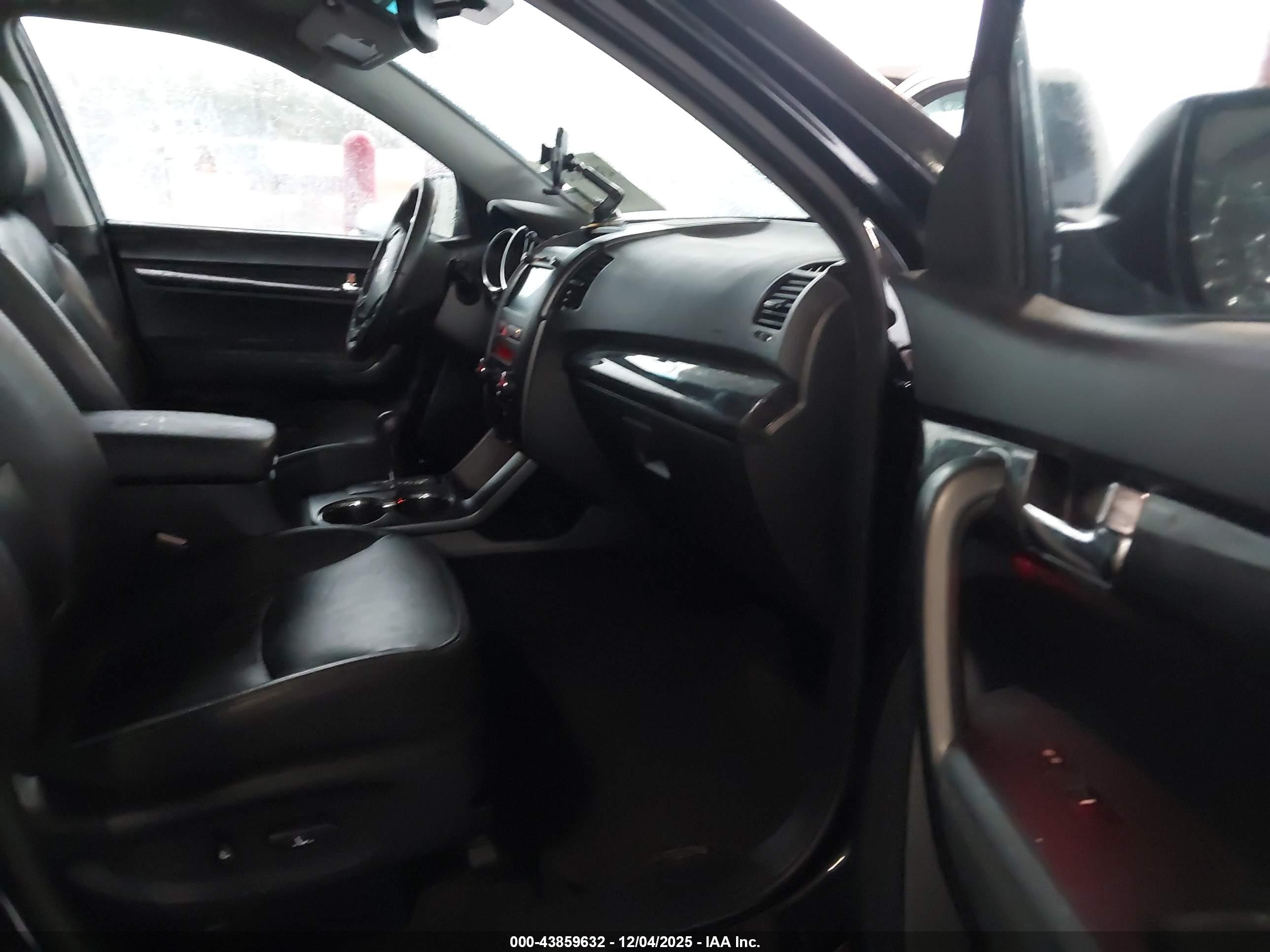 KIA SORENTO image 5