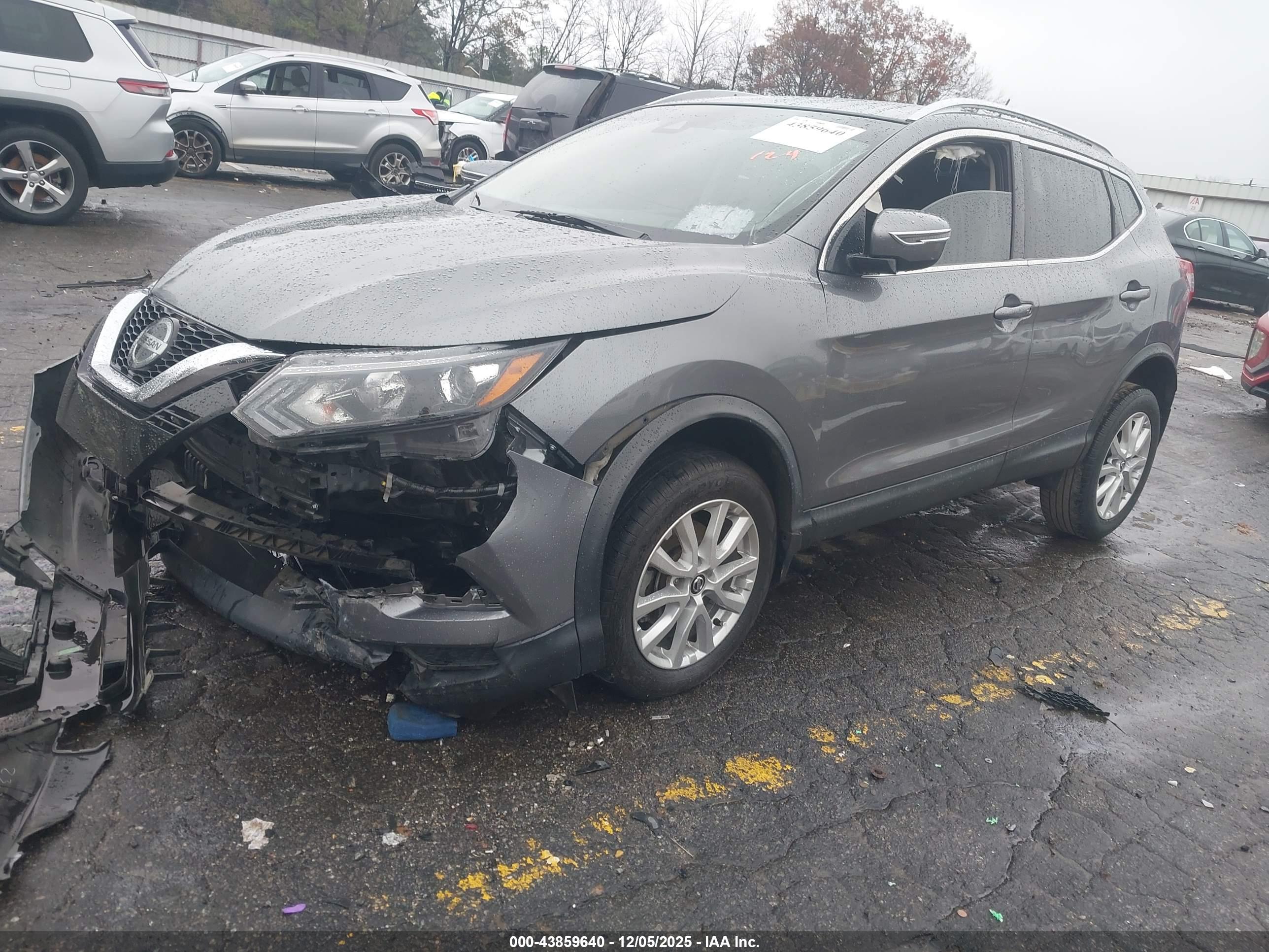 NISSAN ROGUE image 2