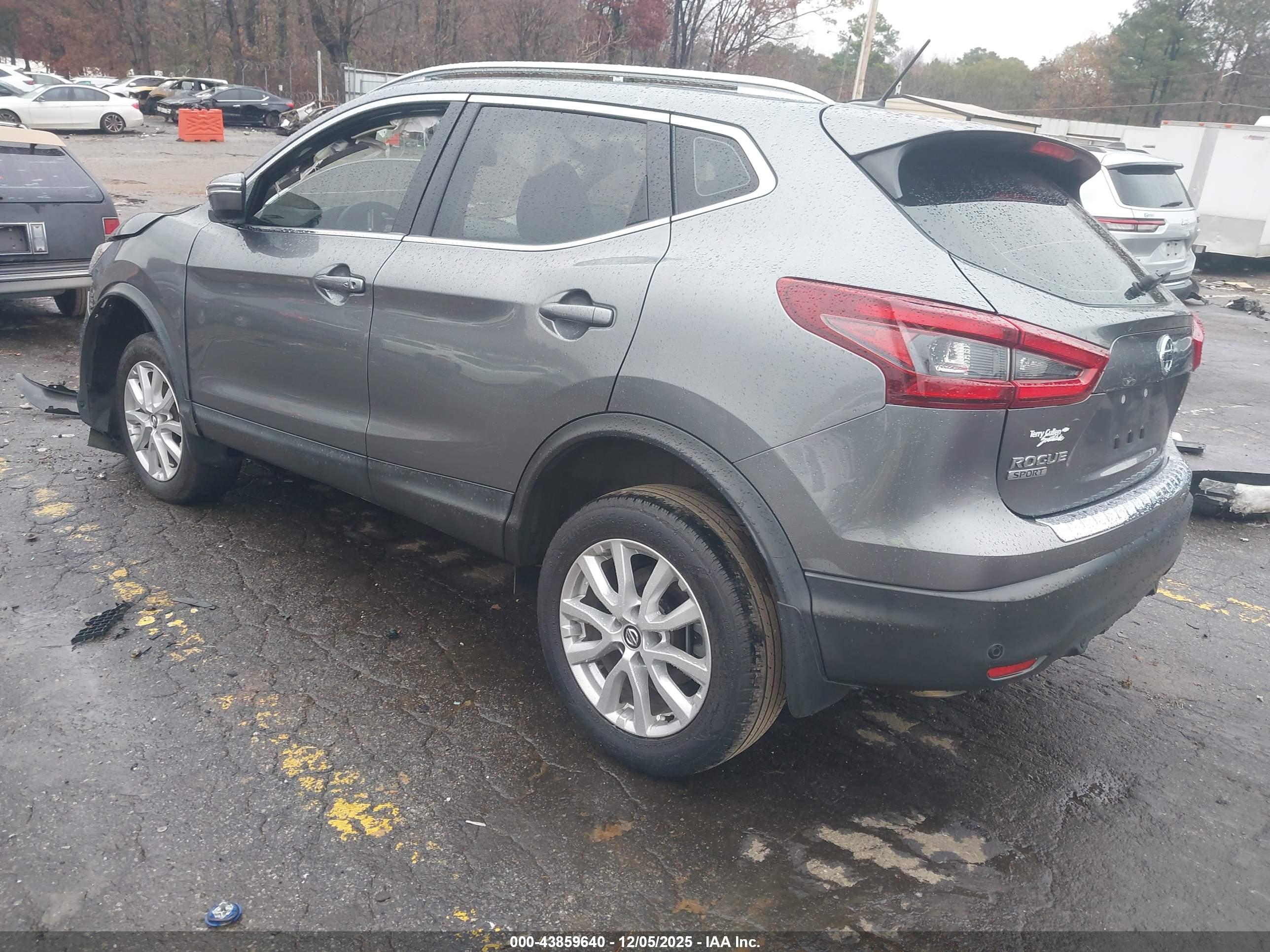 NISSAN ROGUE image 3