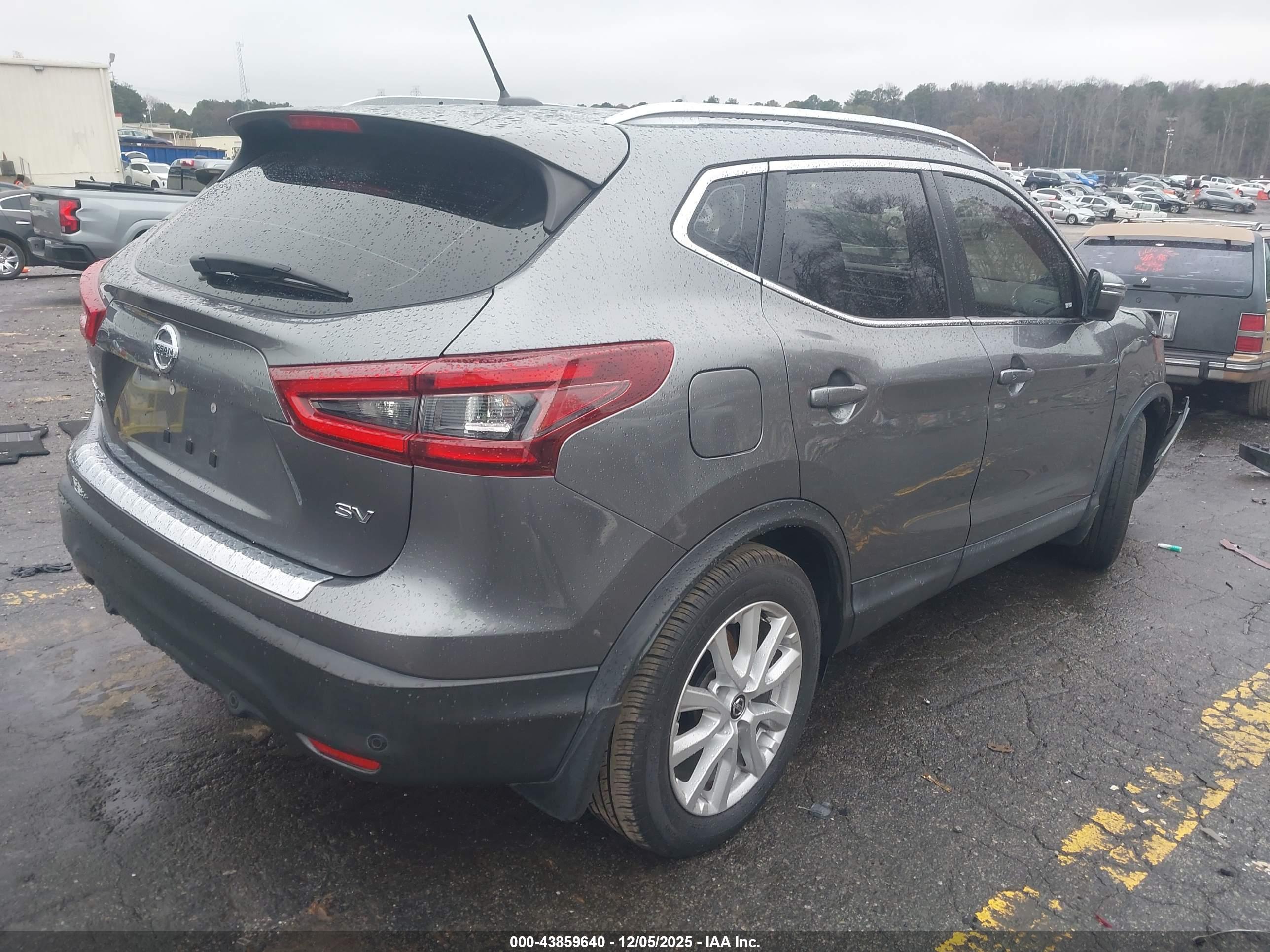 NISSAN ROGUE image 4