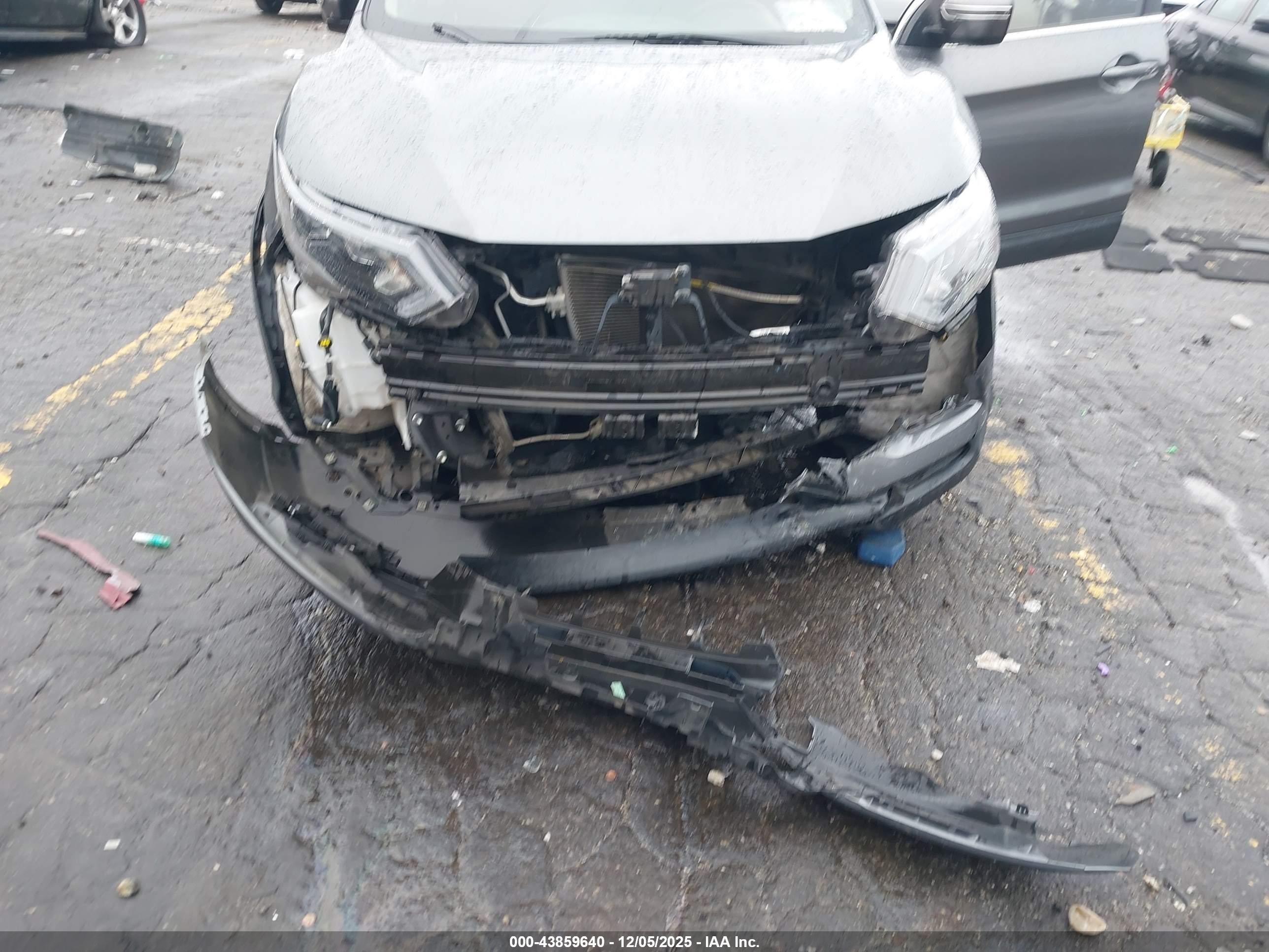NISSAN ROGUE image 6