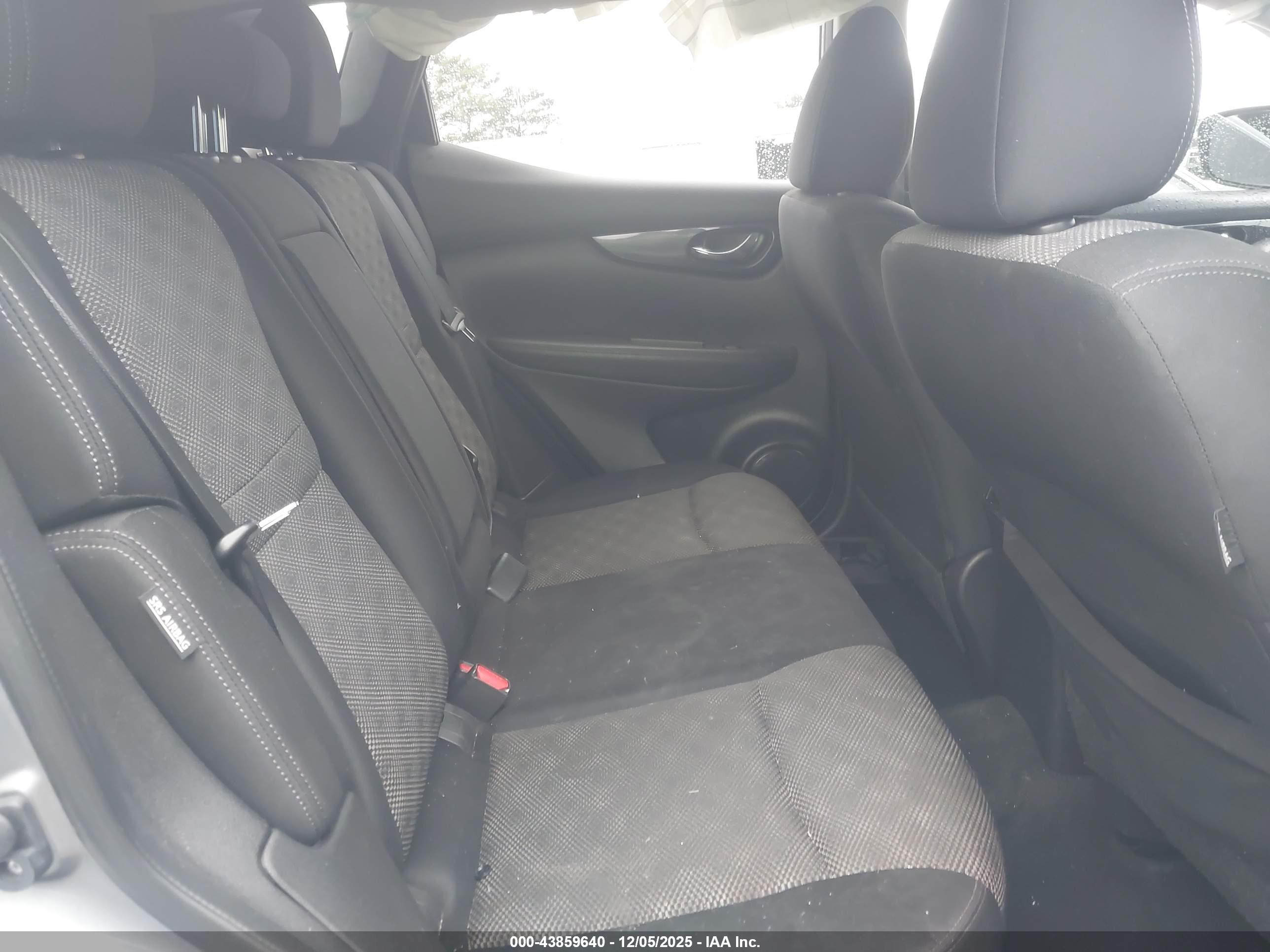 NISSAN ROGUE image 8