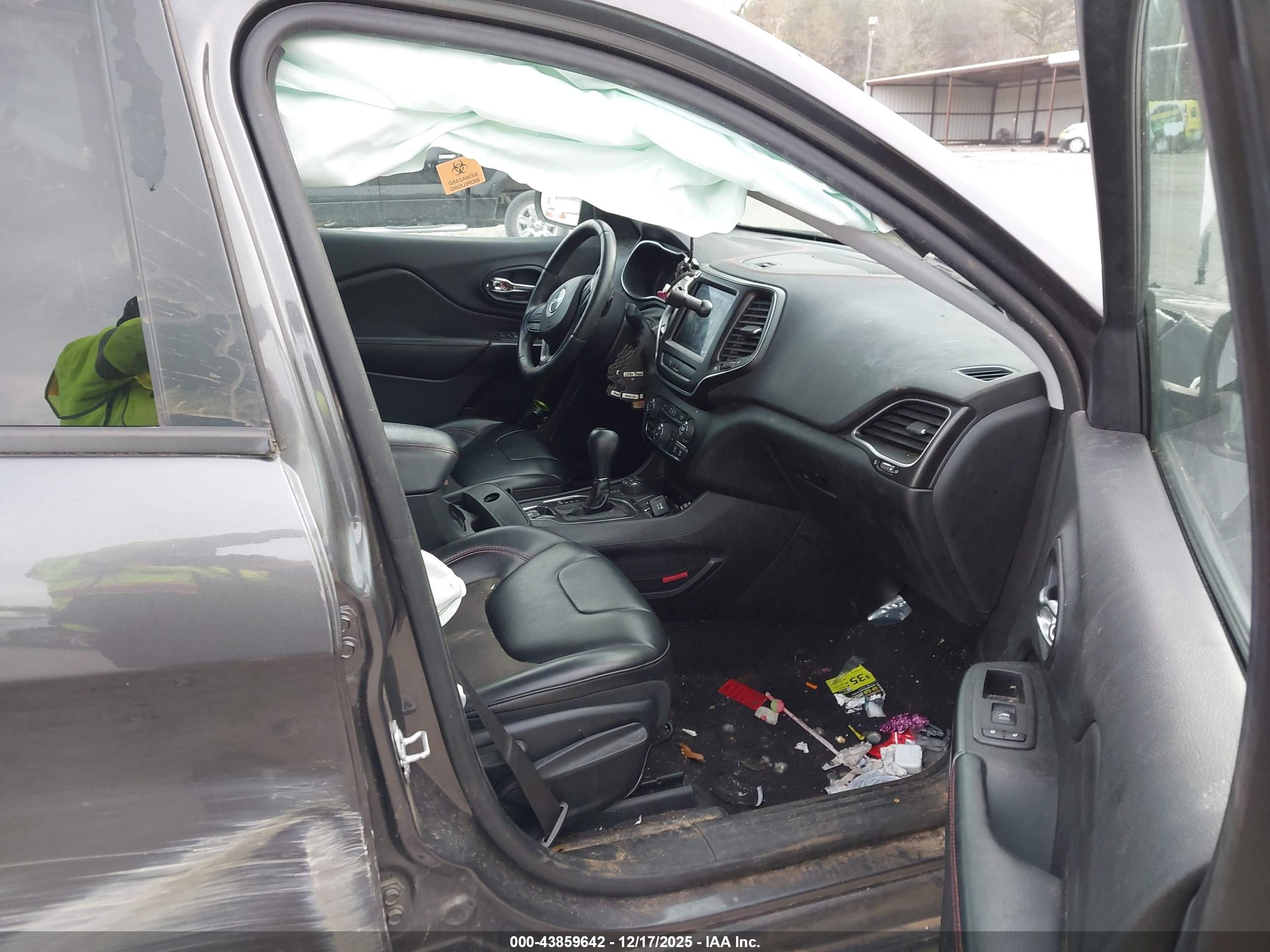 JEEP CHEROKEE image 5