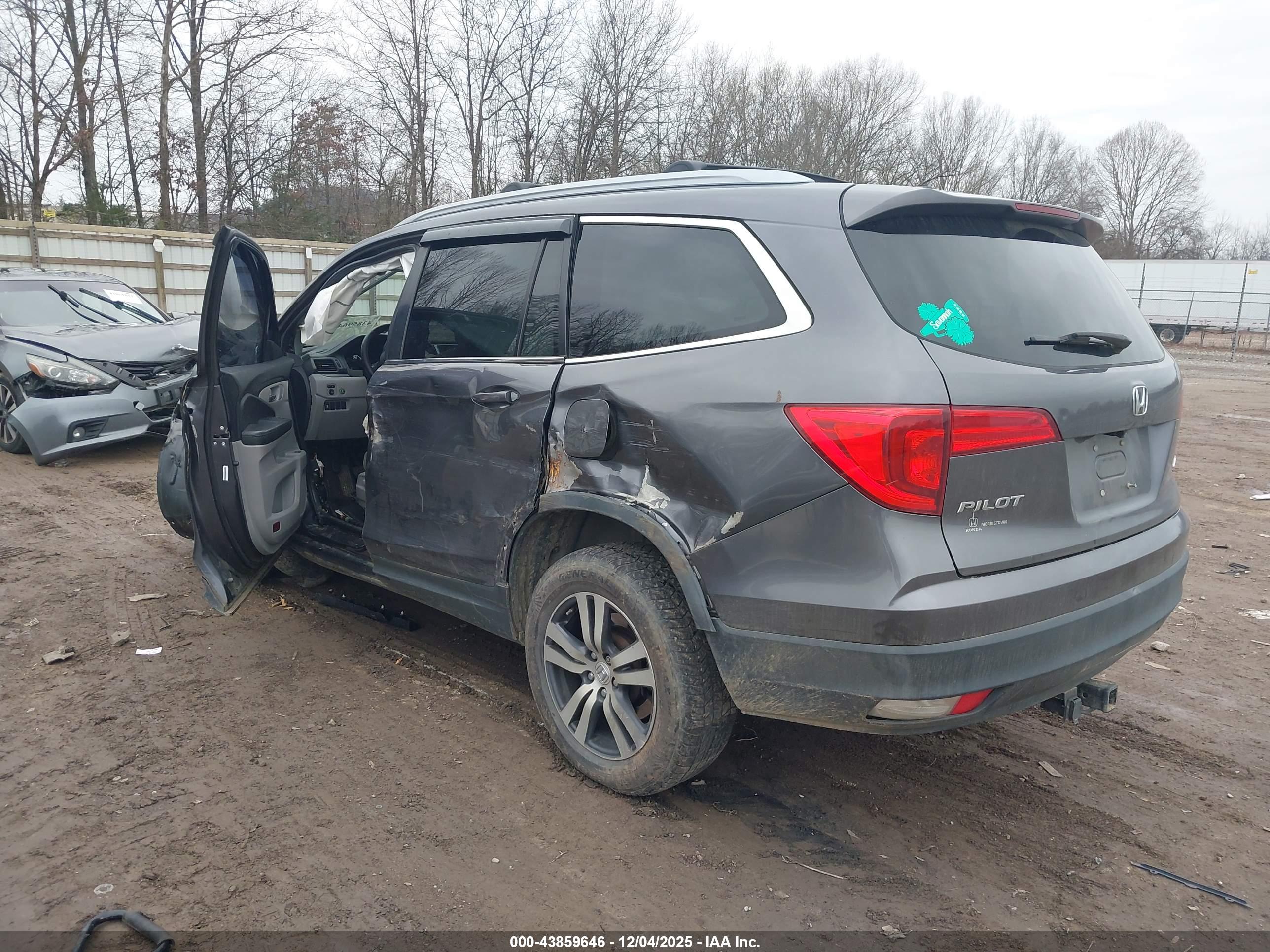 HONDA PILOT image 3