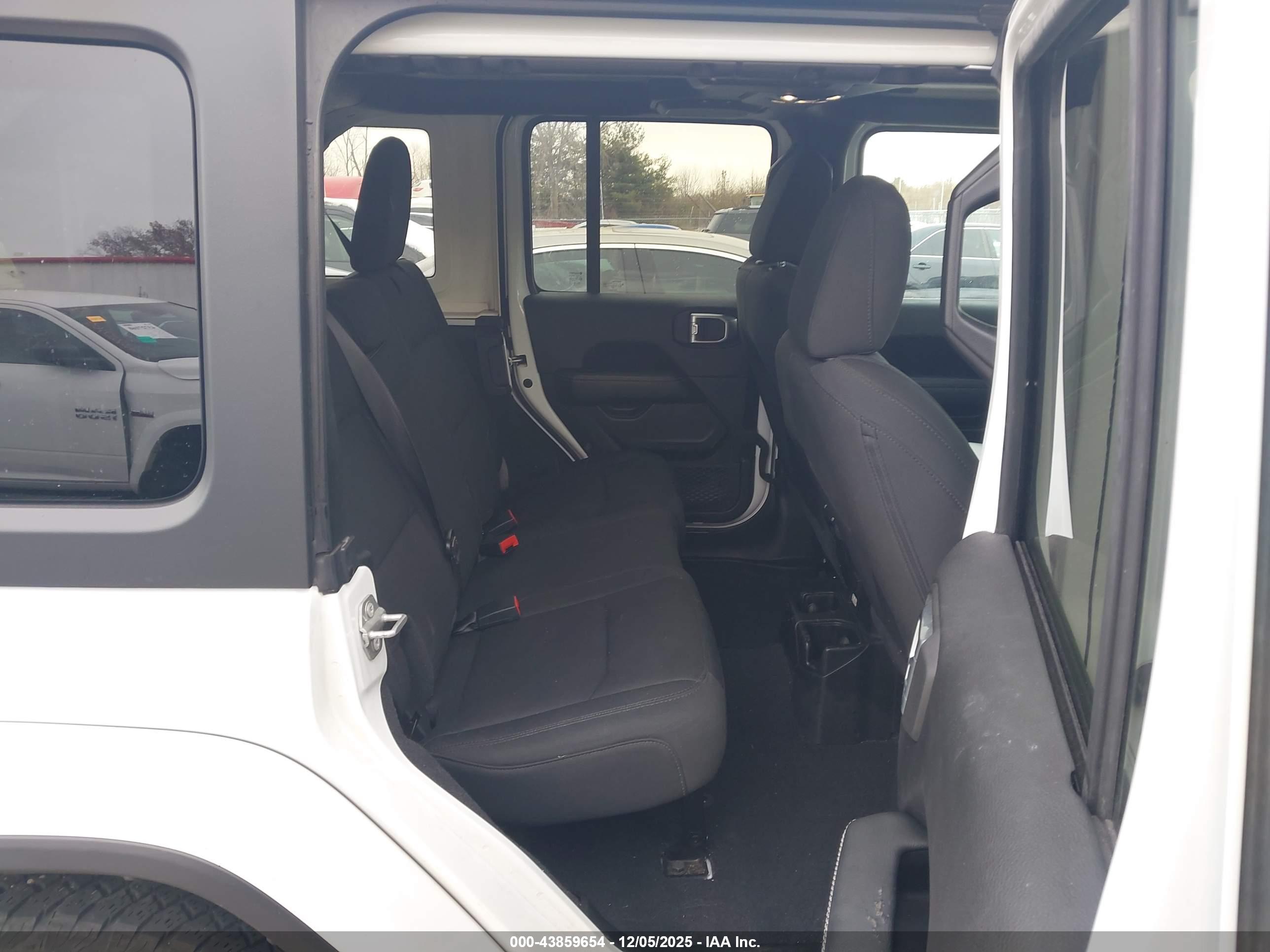 JEEP WRANGLER image 8