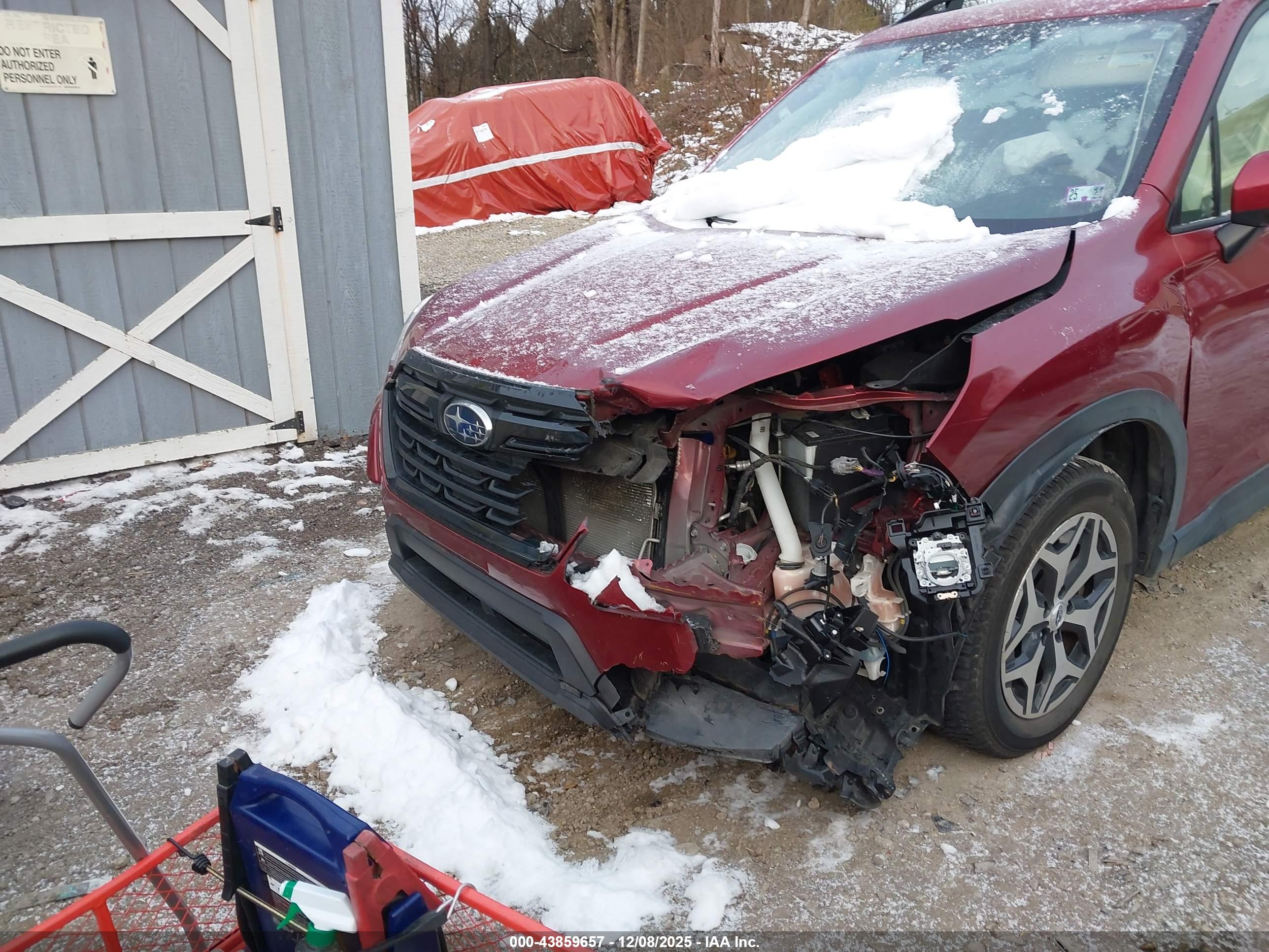 SUBARU FORESTER image 6