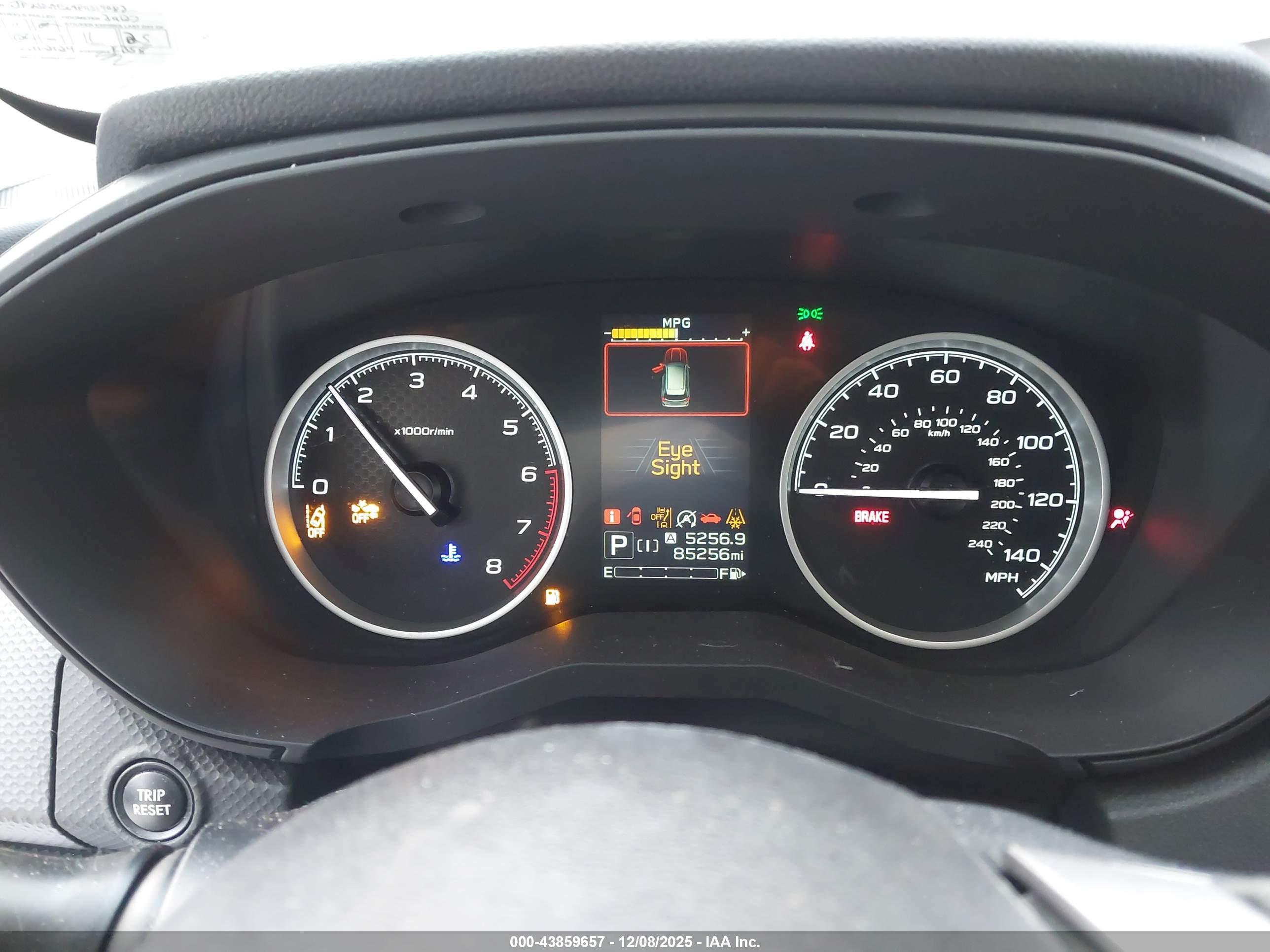 SUBARU FORESTER image 7
