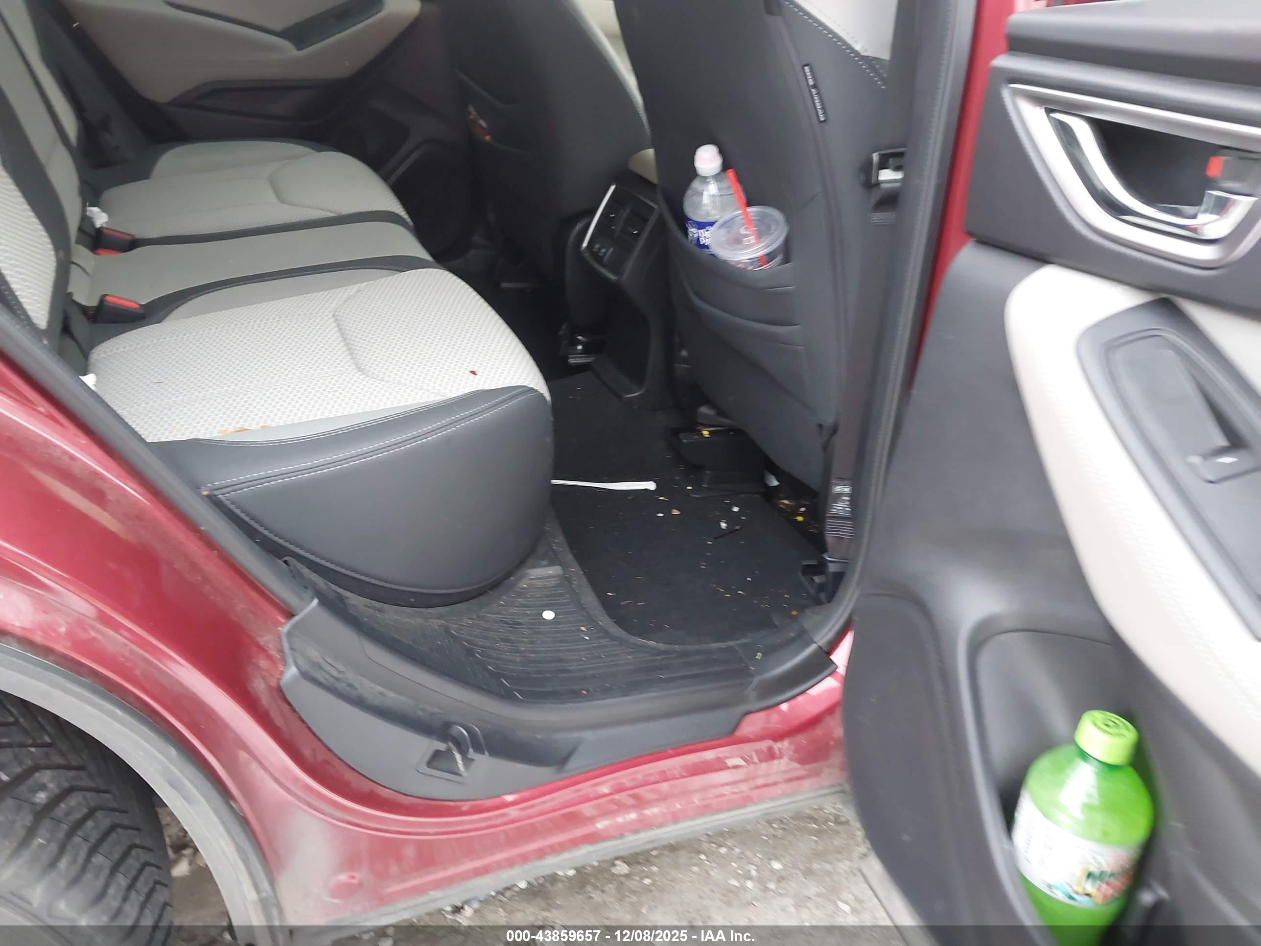 SUBARU FORESTER image 8