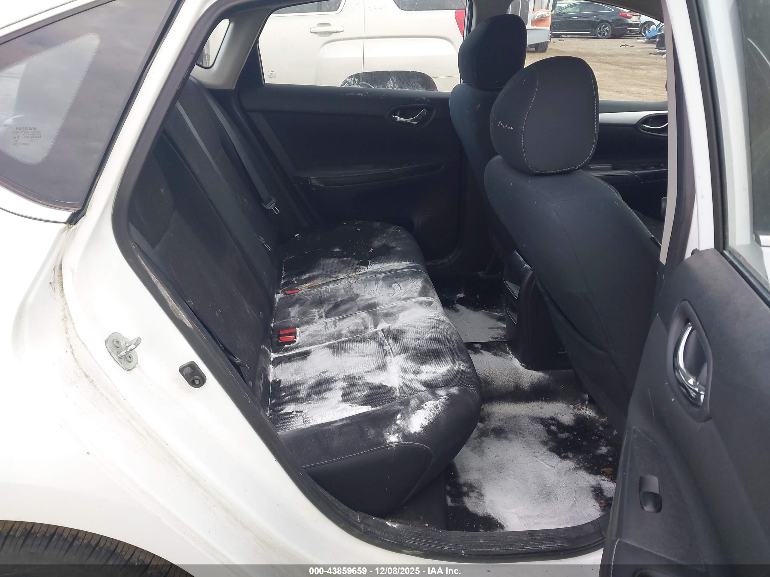 NISSAN SENTRA image 8