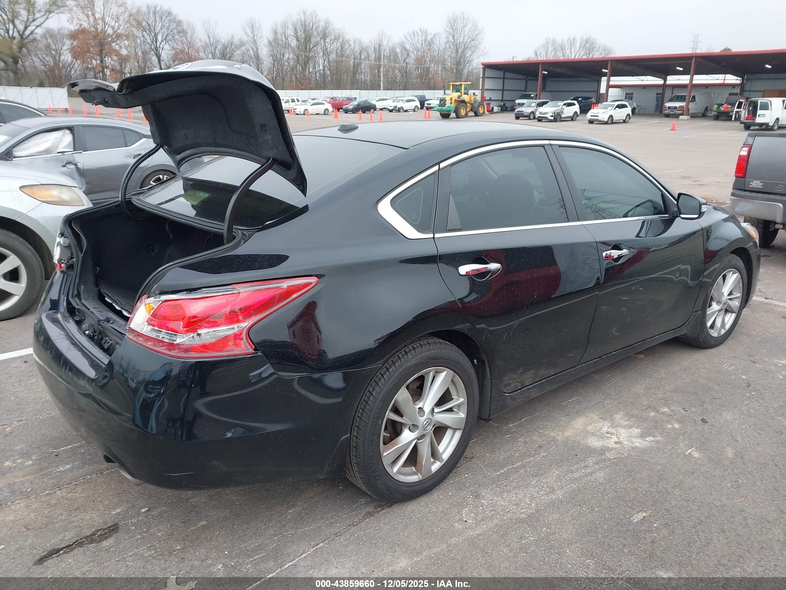 NISSAN ALTIMA image 4