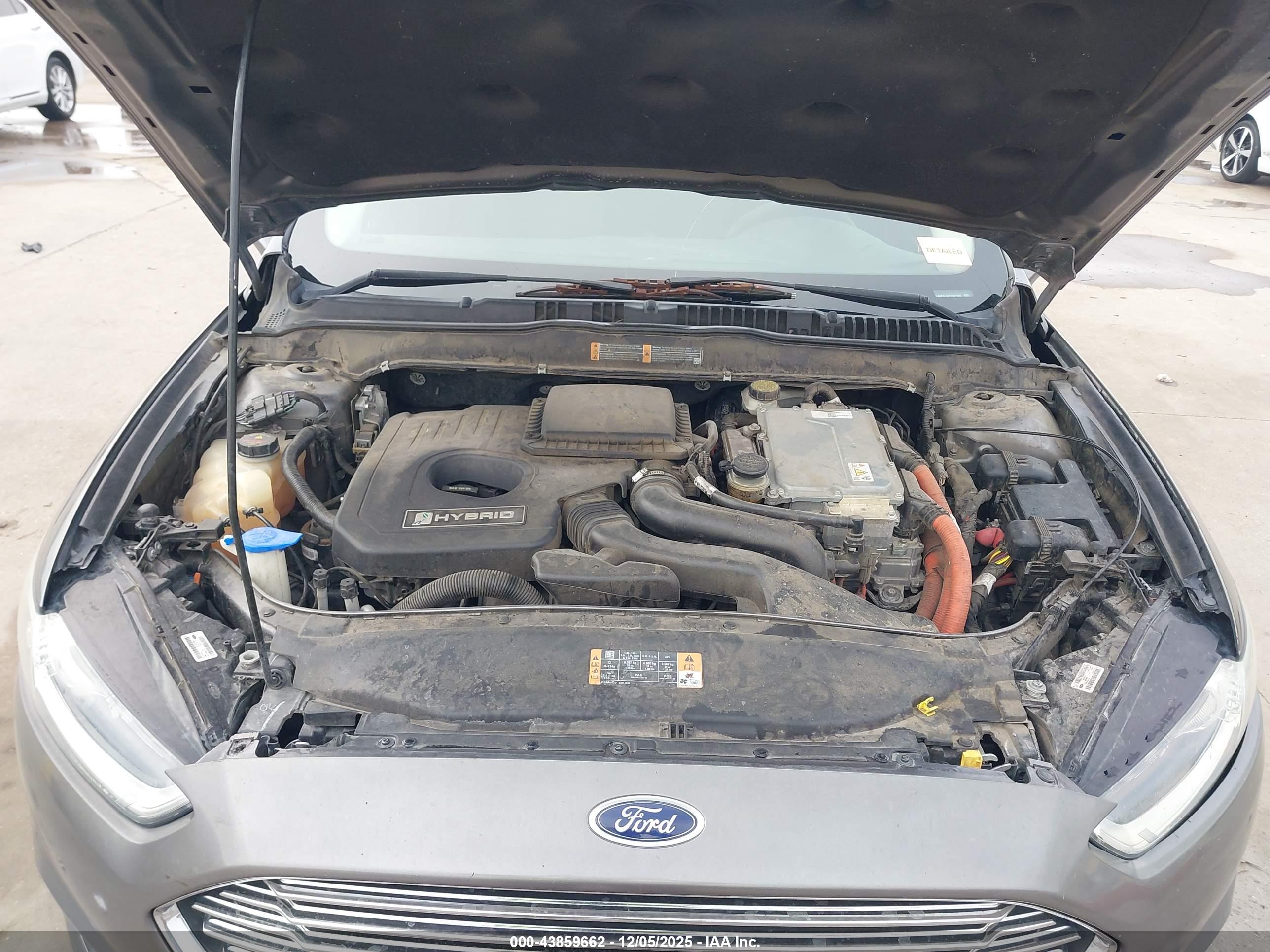 FORD FUSION image 10