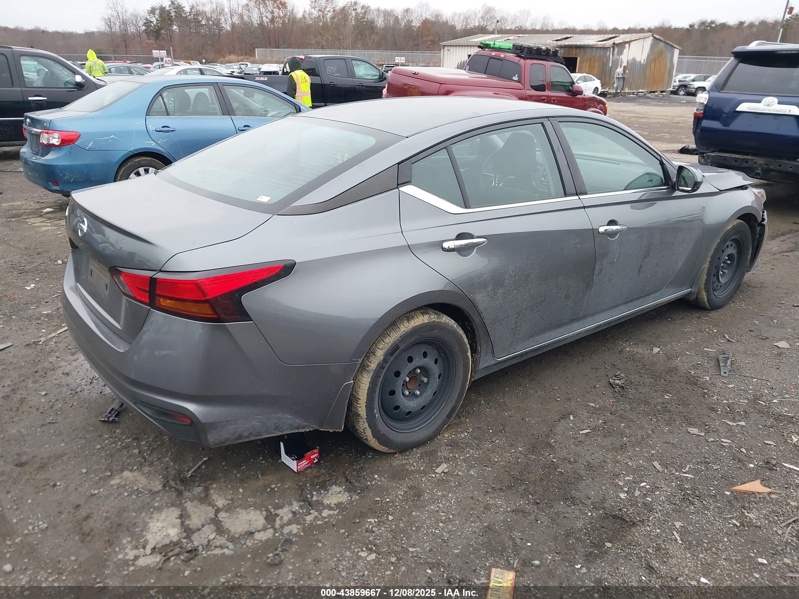 NISSAN ALTIMA image 4