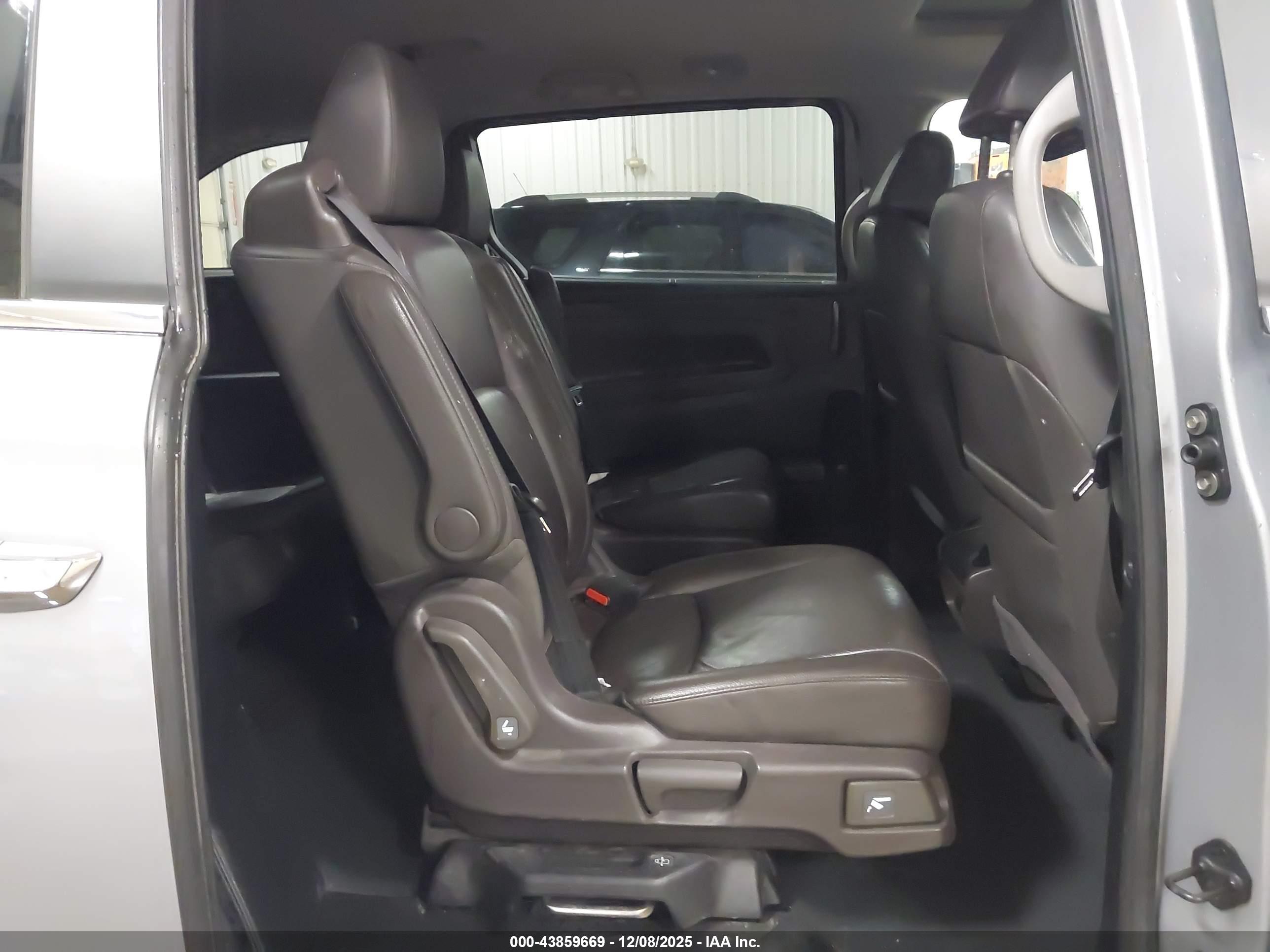 HONDA ODYSSEY image 8
