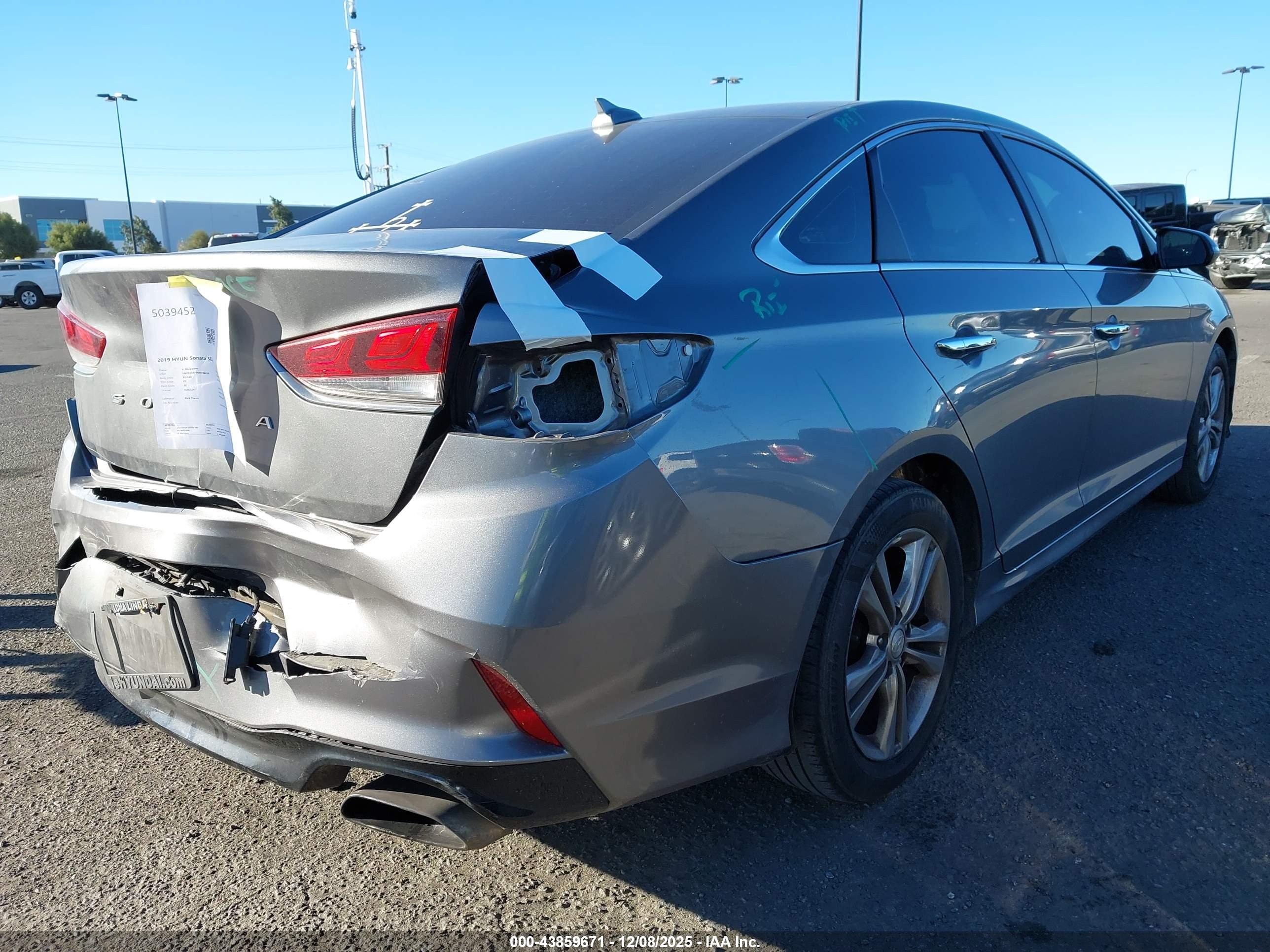 HYUNDAI SONATA image 4