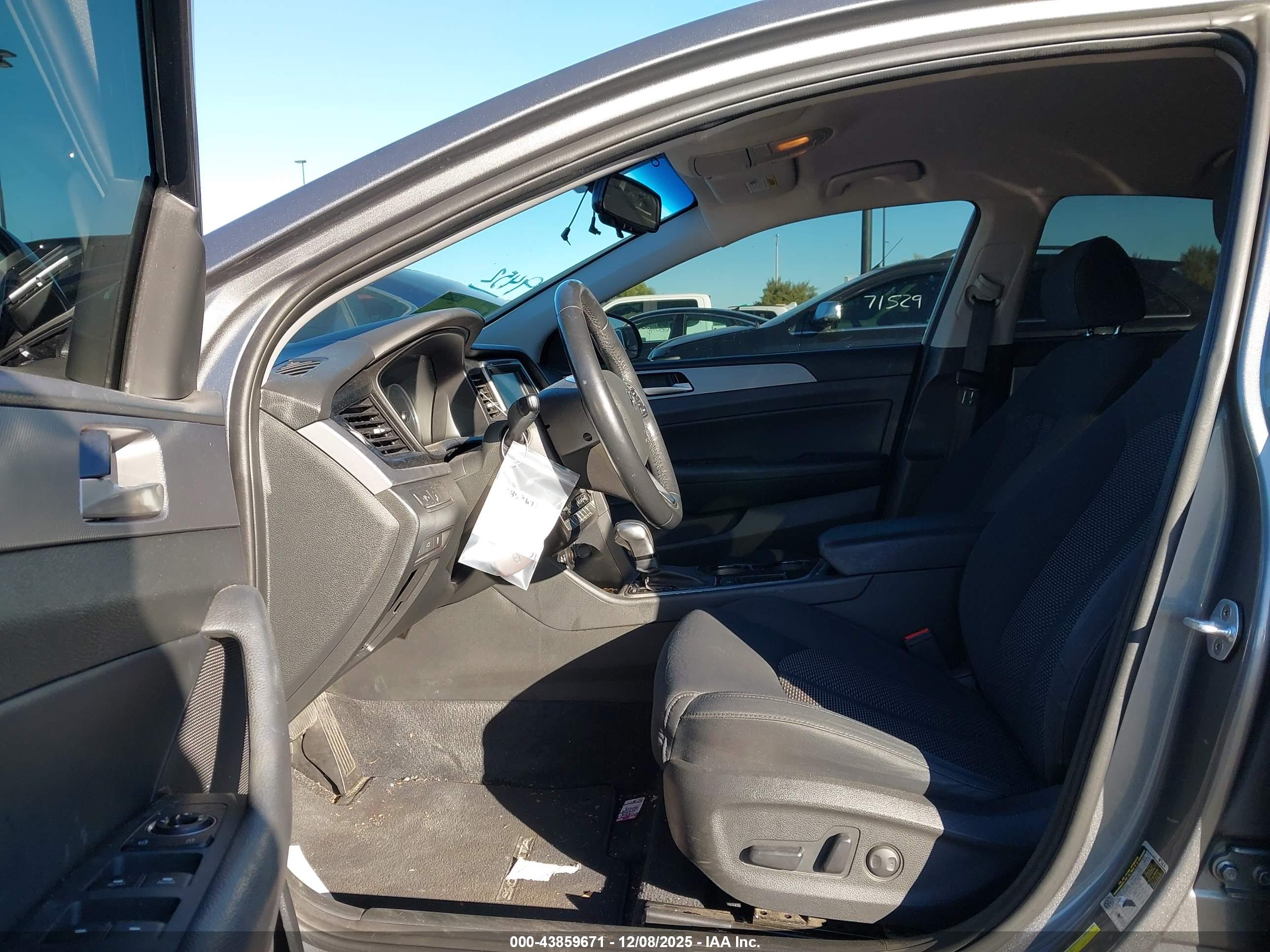HYUNDAI SONATA image 5