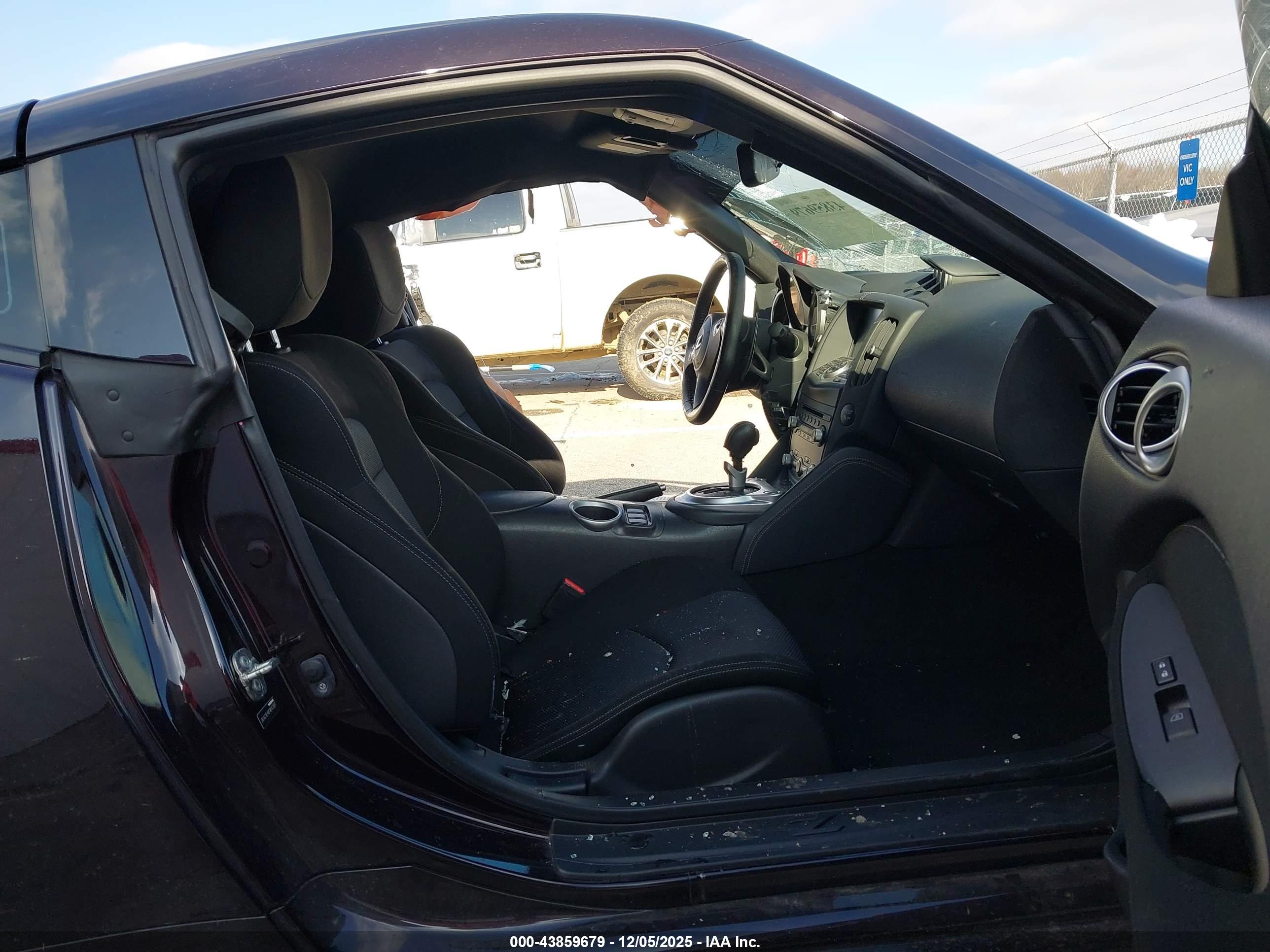 NISSAN 370Z image 5