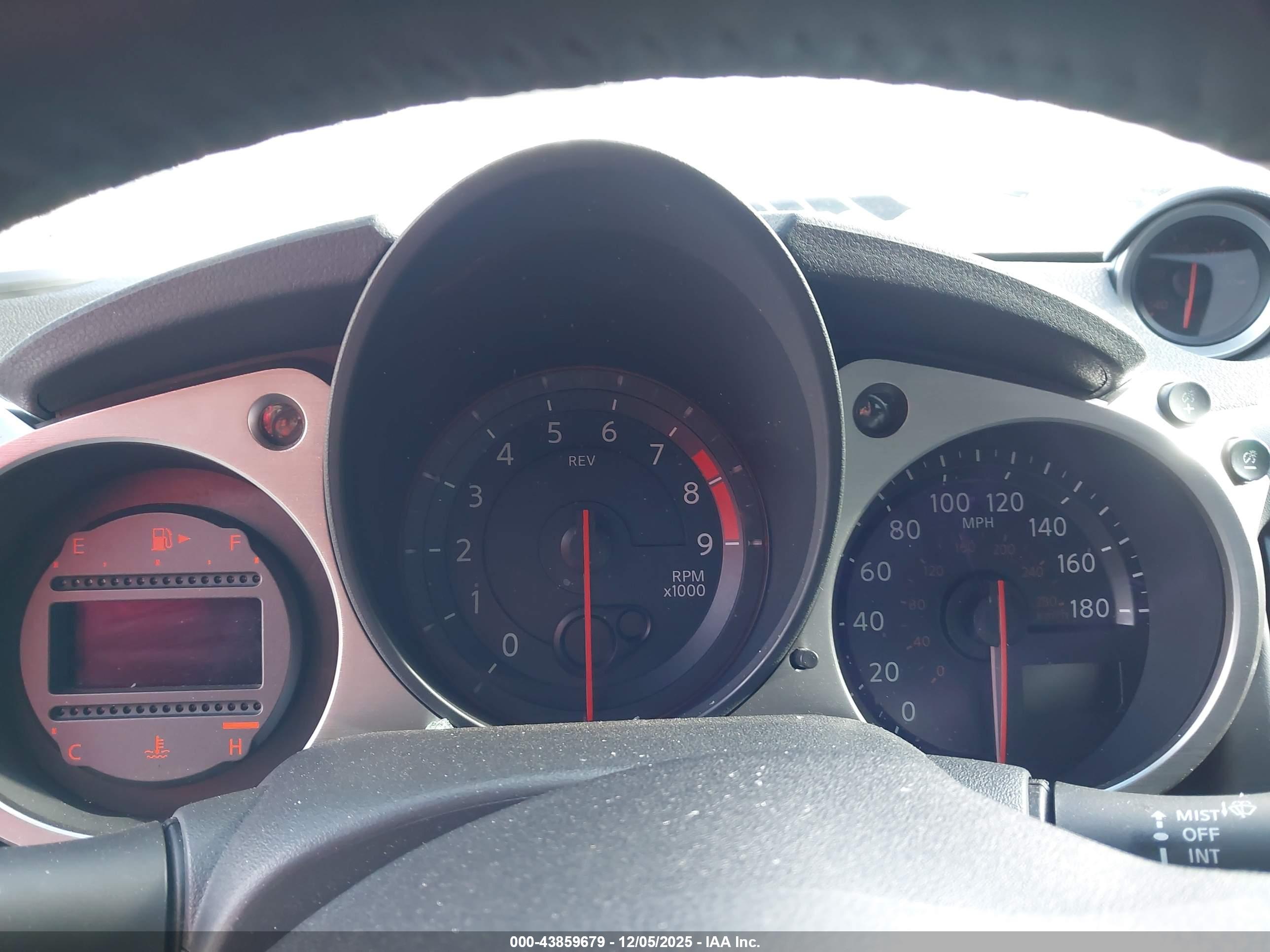 NISSAN 370Z image 7