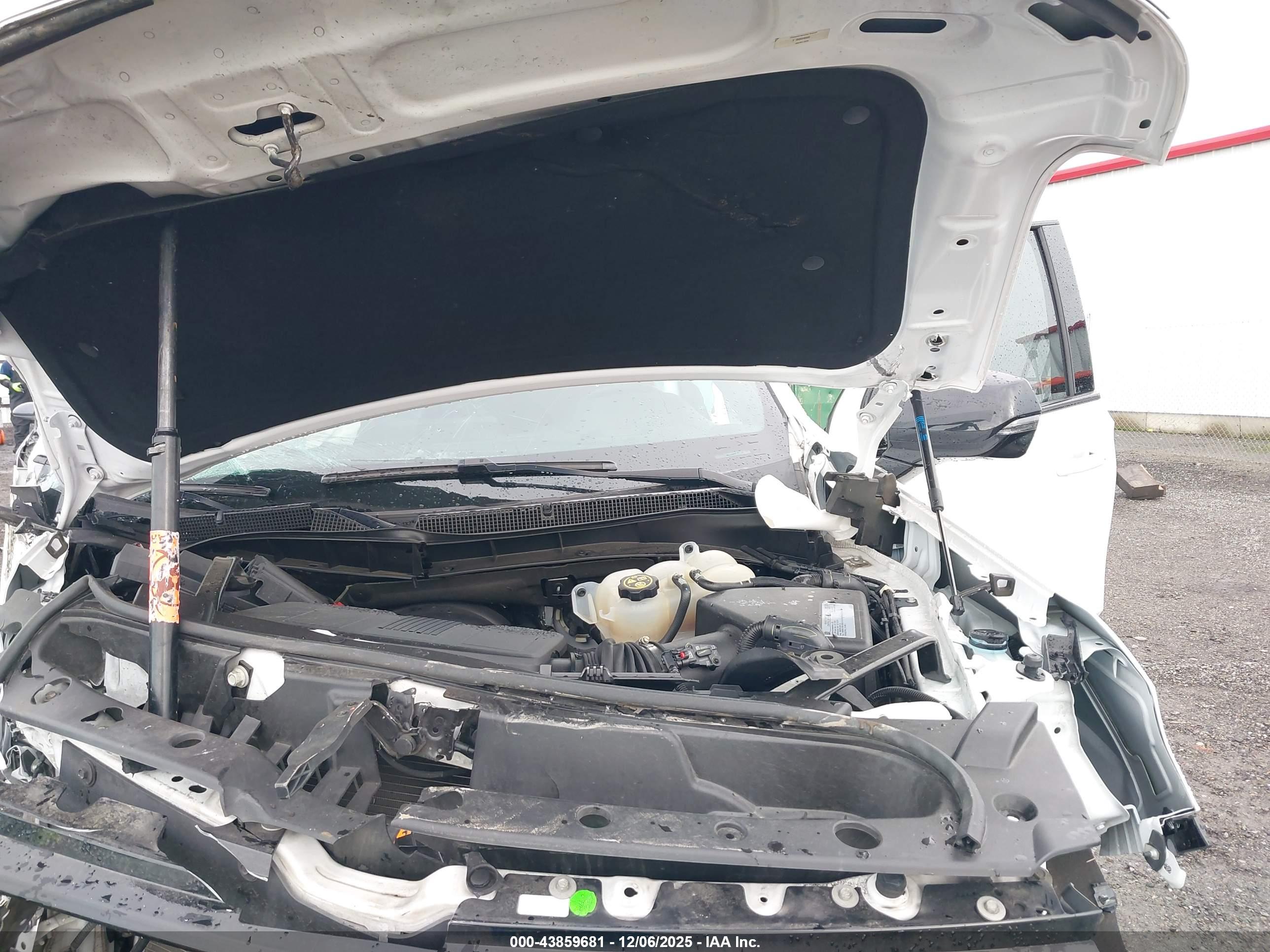 CHEVROLET TAHOE image 10
