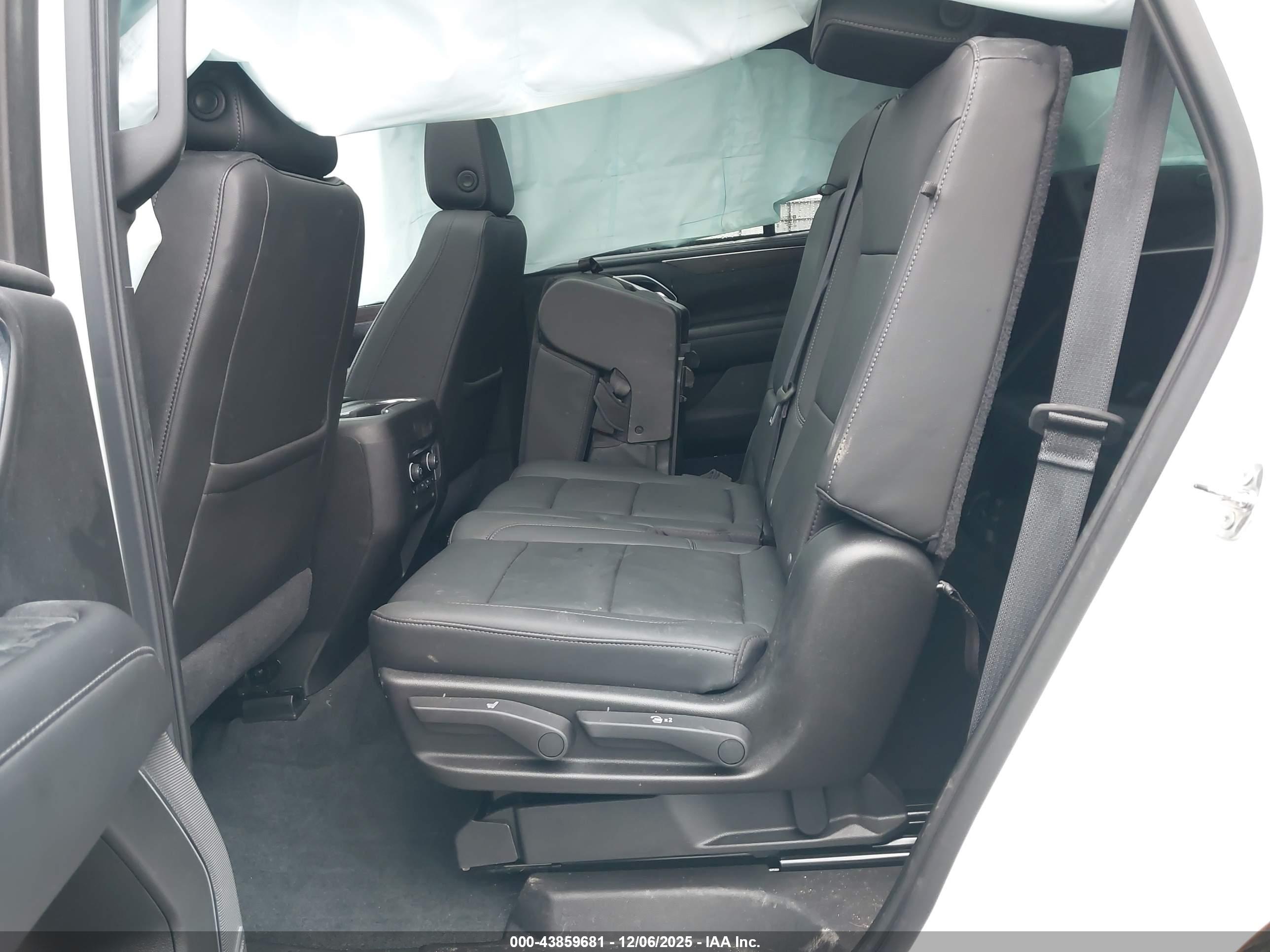 CHEVROLET TAHOE image 8