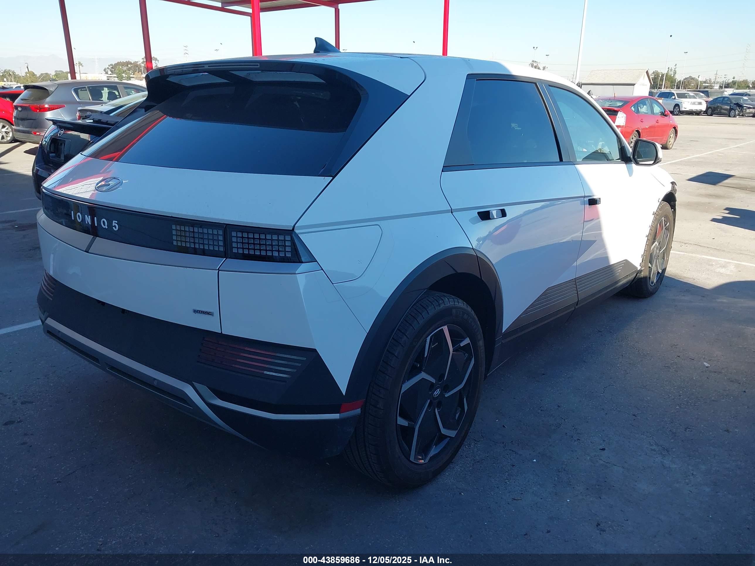 HYUNDAI IONIQ image 4