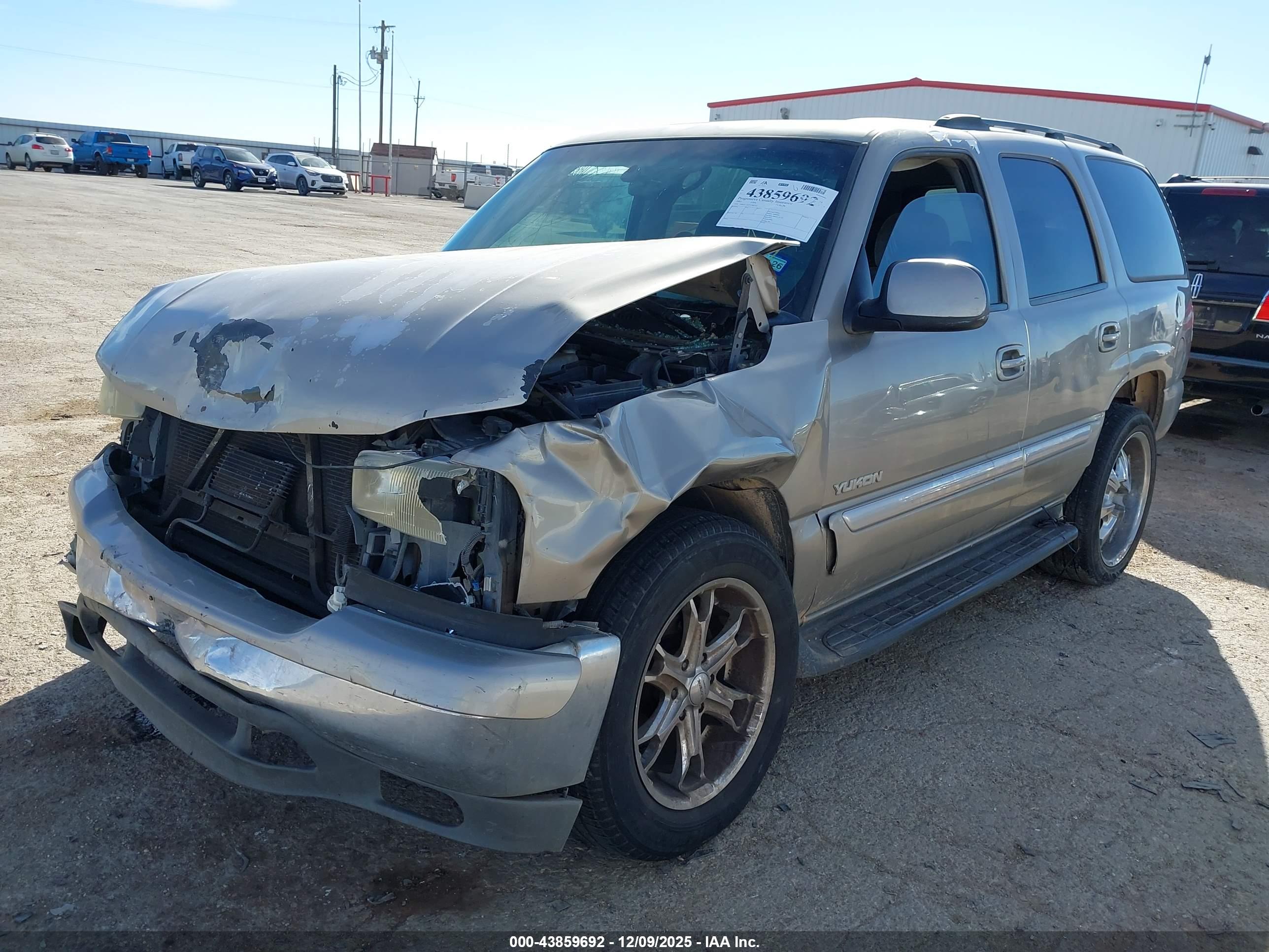 GMC YUKON image 2